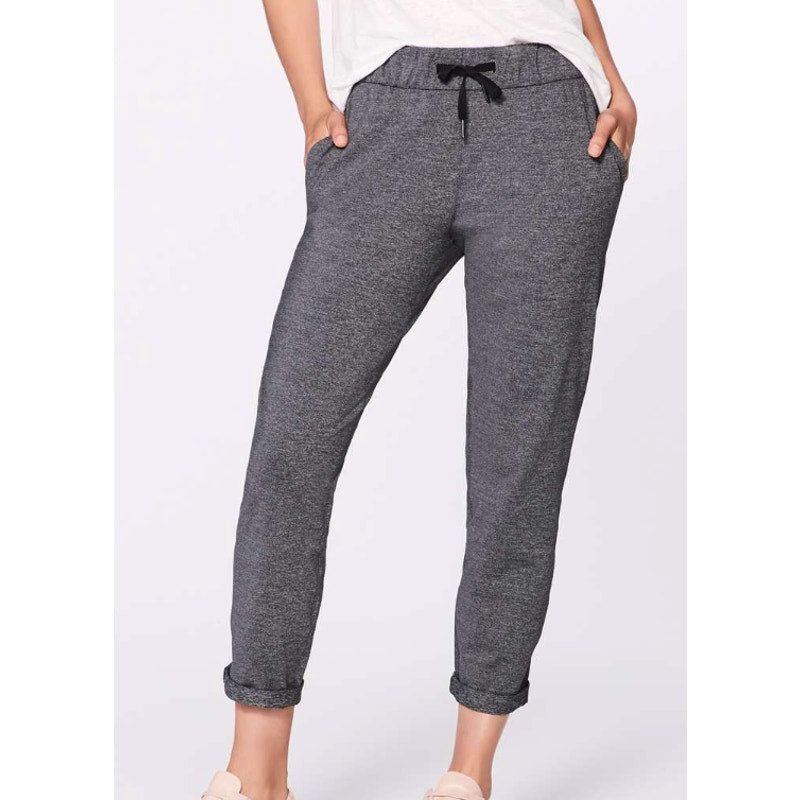 6478 LULULEMON On The Fly Pant *28" sz 8 *LOVED