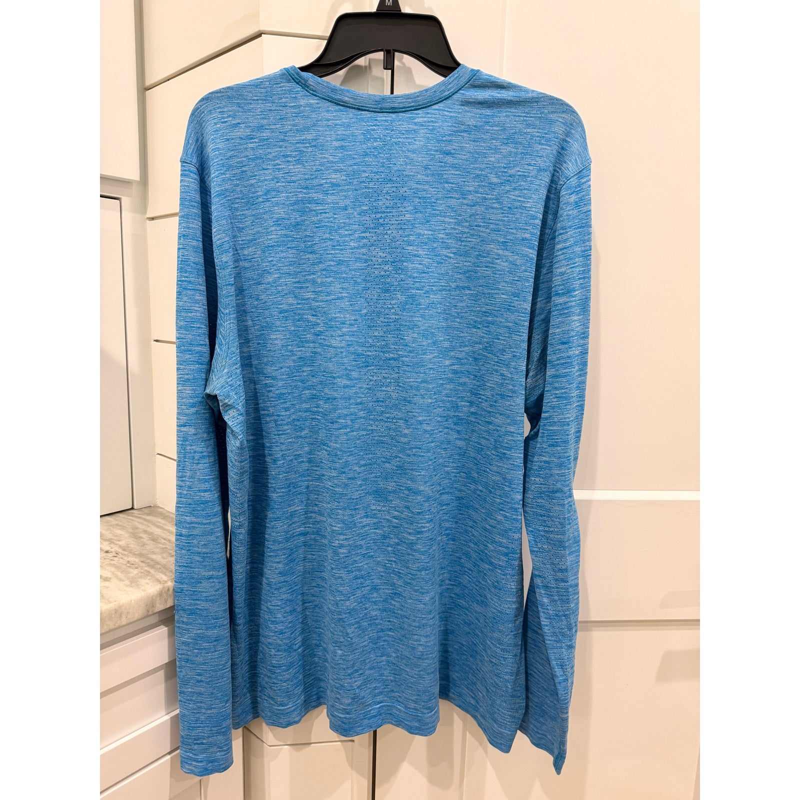 455 - Lululemon Metal Vent Tech Surge Long Sleeve Amalfi Blue in XL