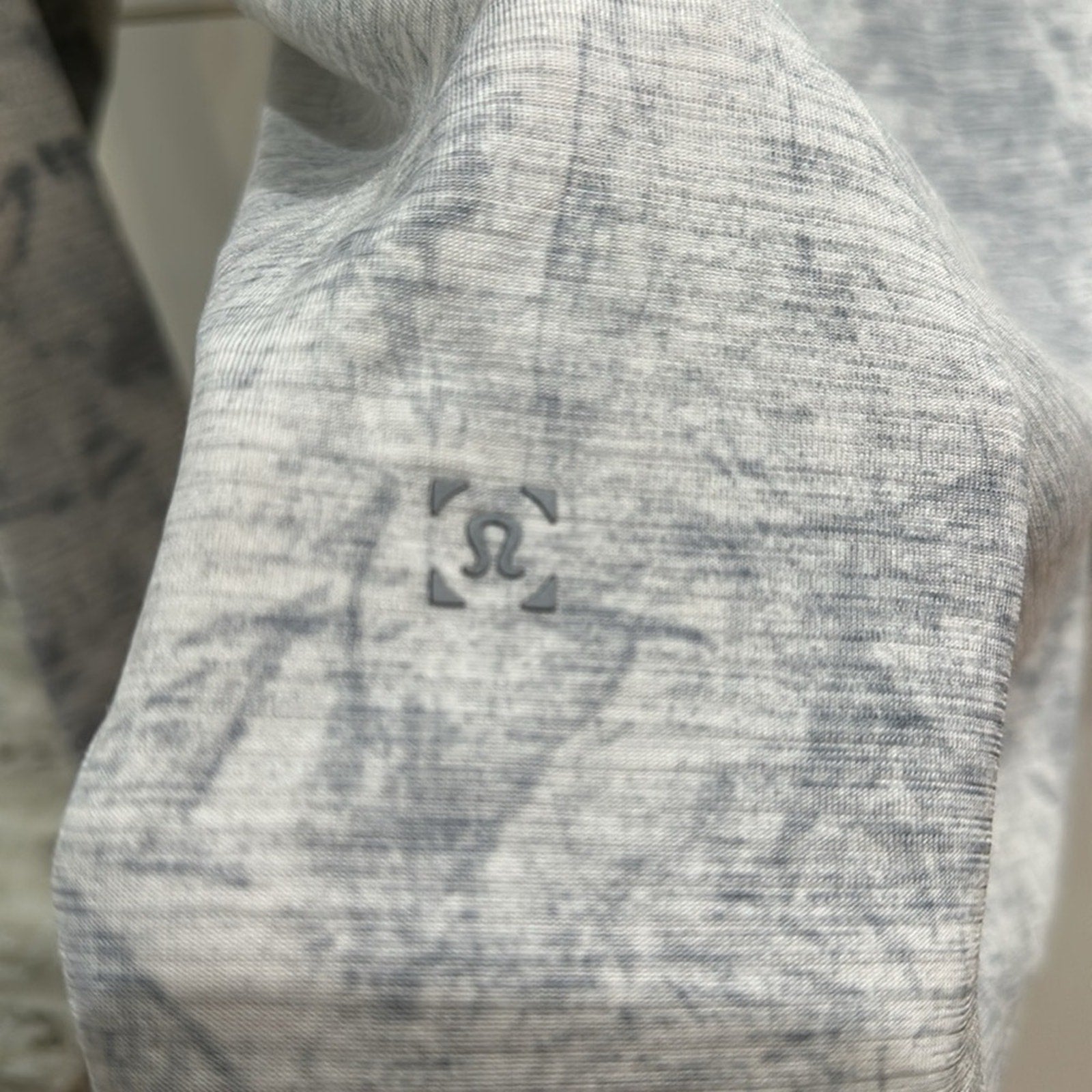 6155 -  LULULEMON MENS Metal Vent Tech Long Sleeve *Chalk Wash Sz XS