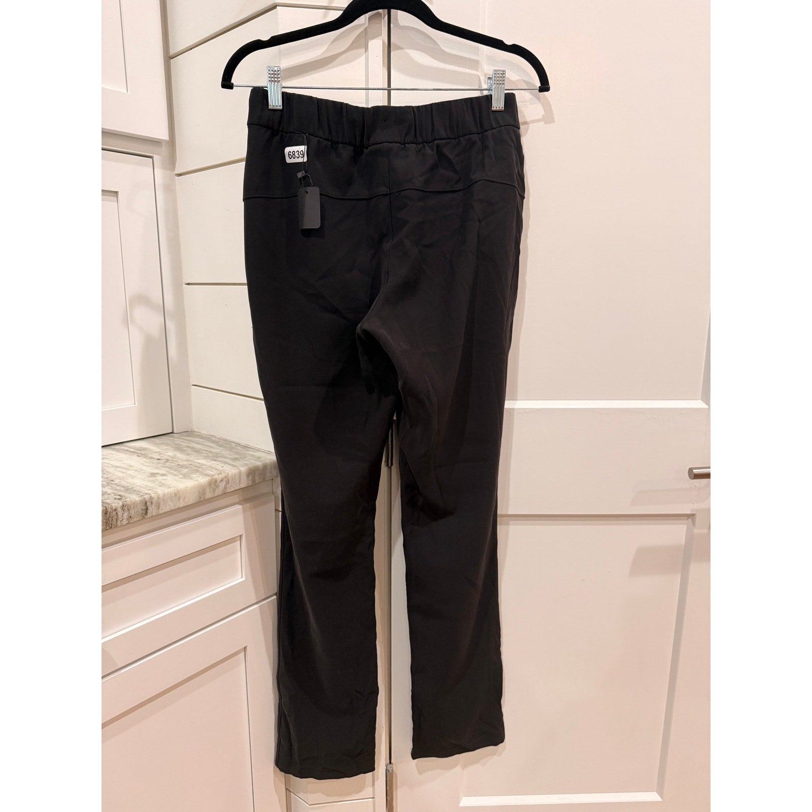 6839 LULULEMON On The Fly Pant *Woven Full Length 31"sz 6 *LOVED