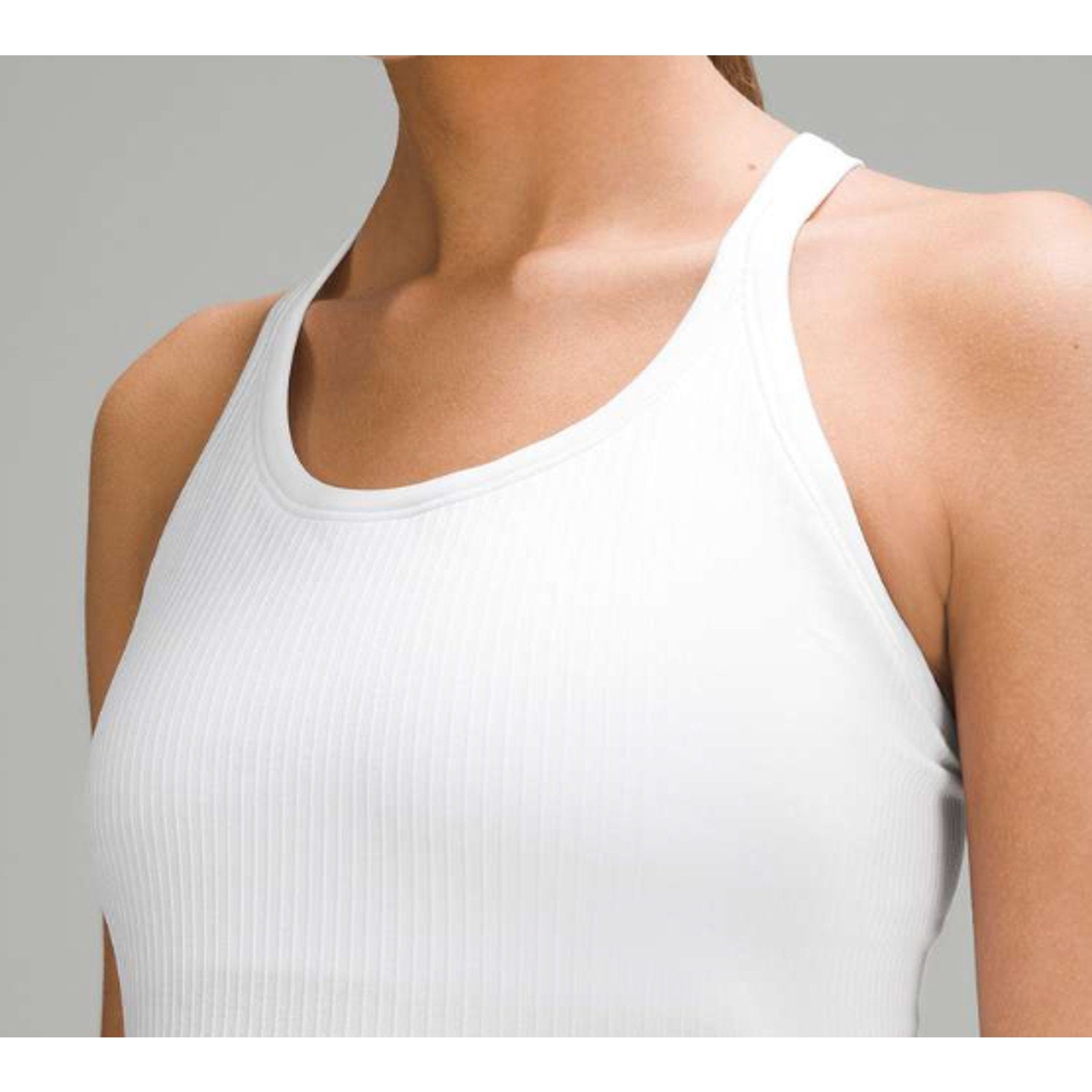 29 - LULULEMON Ebb to Street Tank Top in White Sz 8 (No Pads)