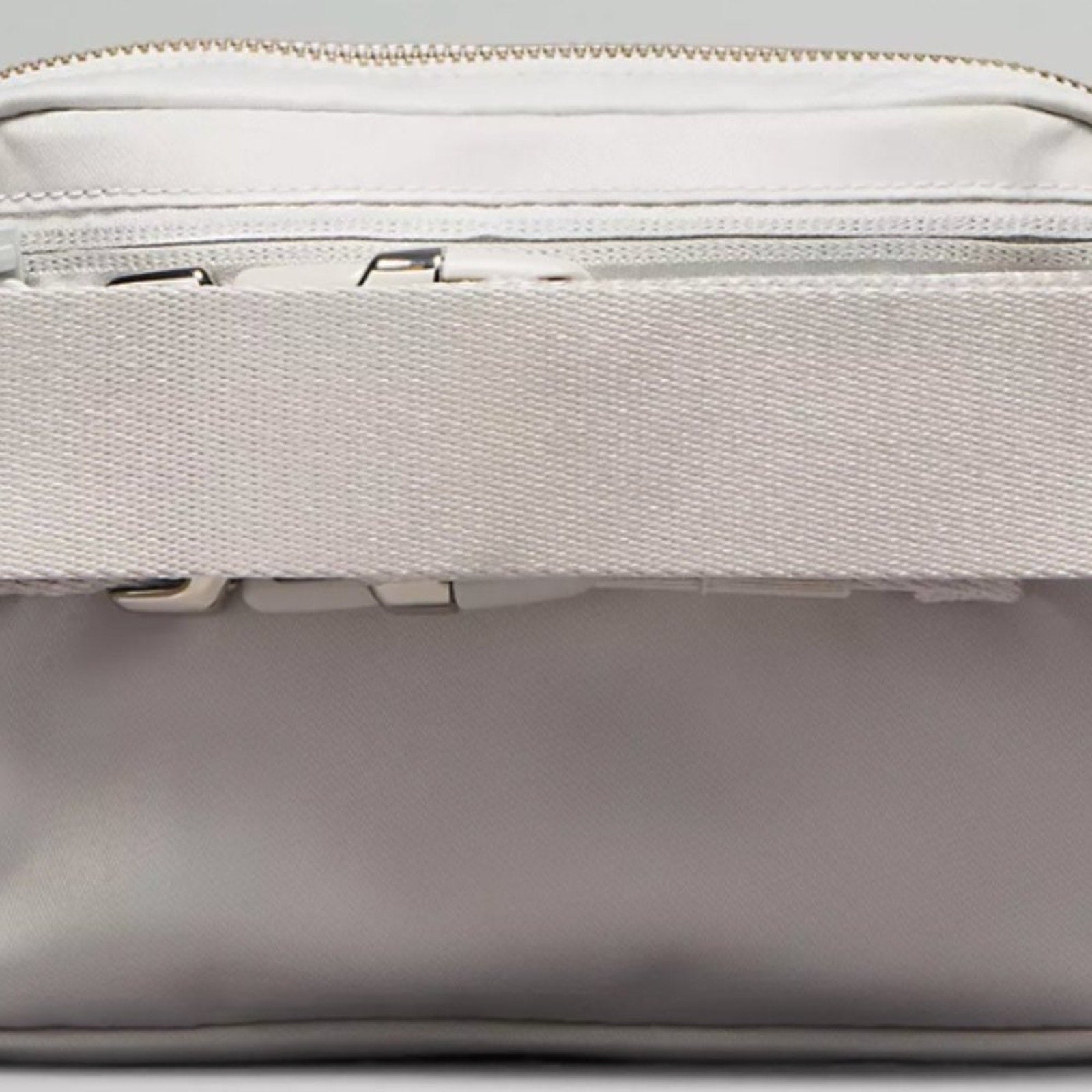 2298 NWT LULULEMON Everywhere Belt Bag 1L Studded in VAPOR