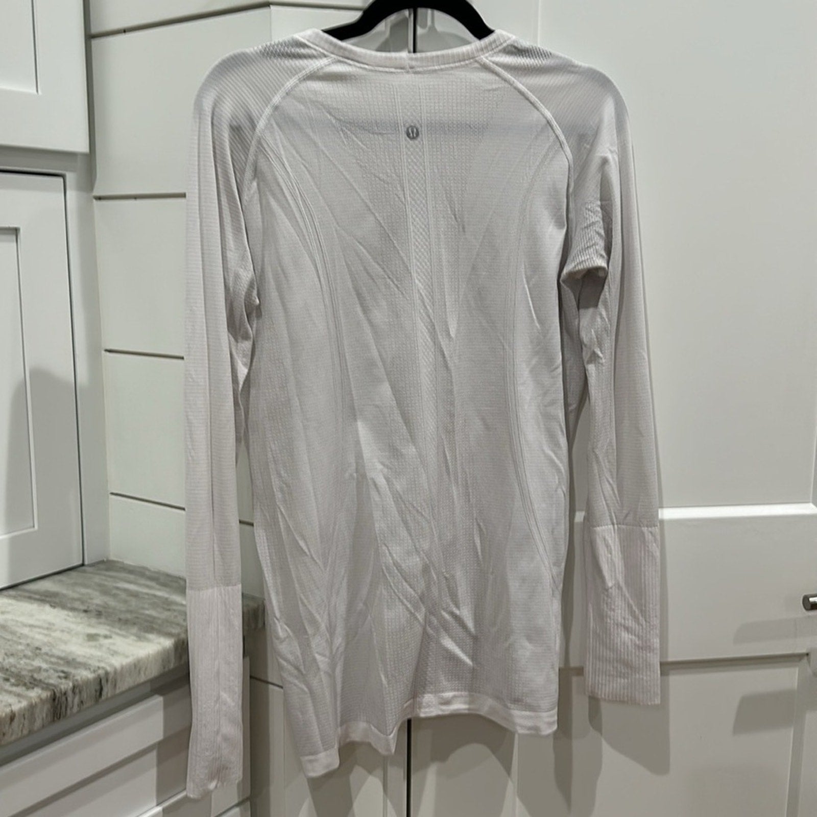 (6012)  🍋 LULULEMON RUN: Swiftly Tech Long Sleeve Crew Sz 12 WHITE