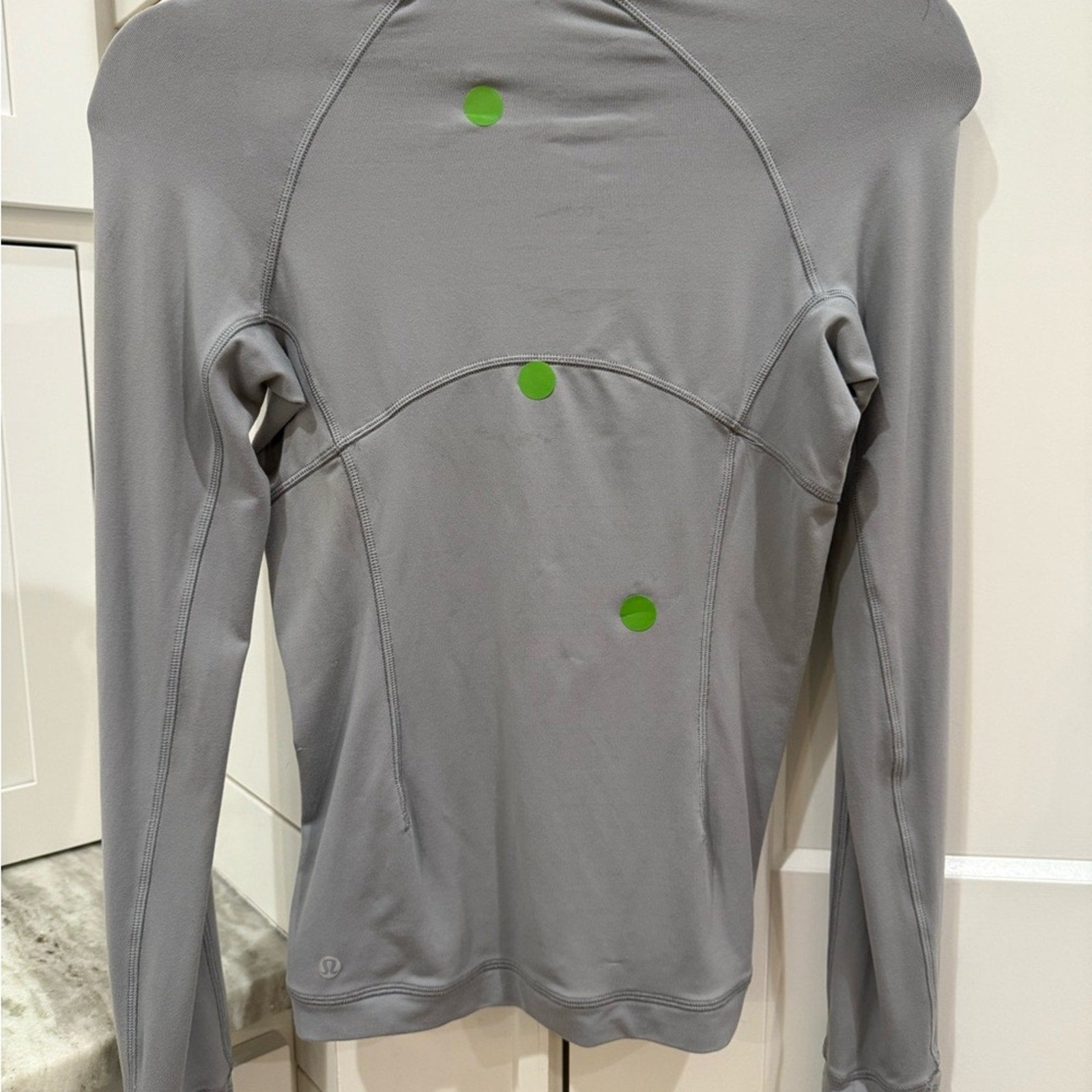 (6889) LULULEMON Its Rulu Run Long-Sleeve Shirt in RHINO GREY Sz 4 *FLAW