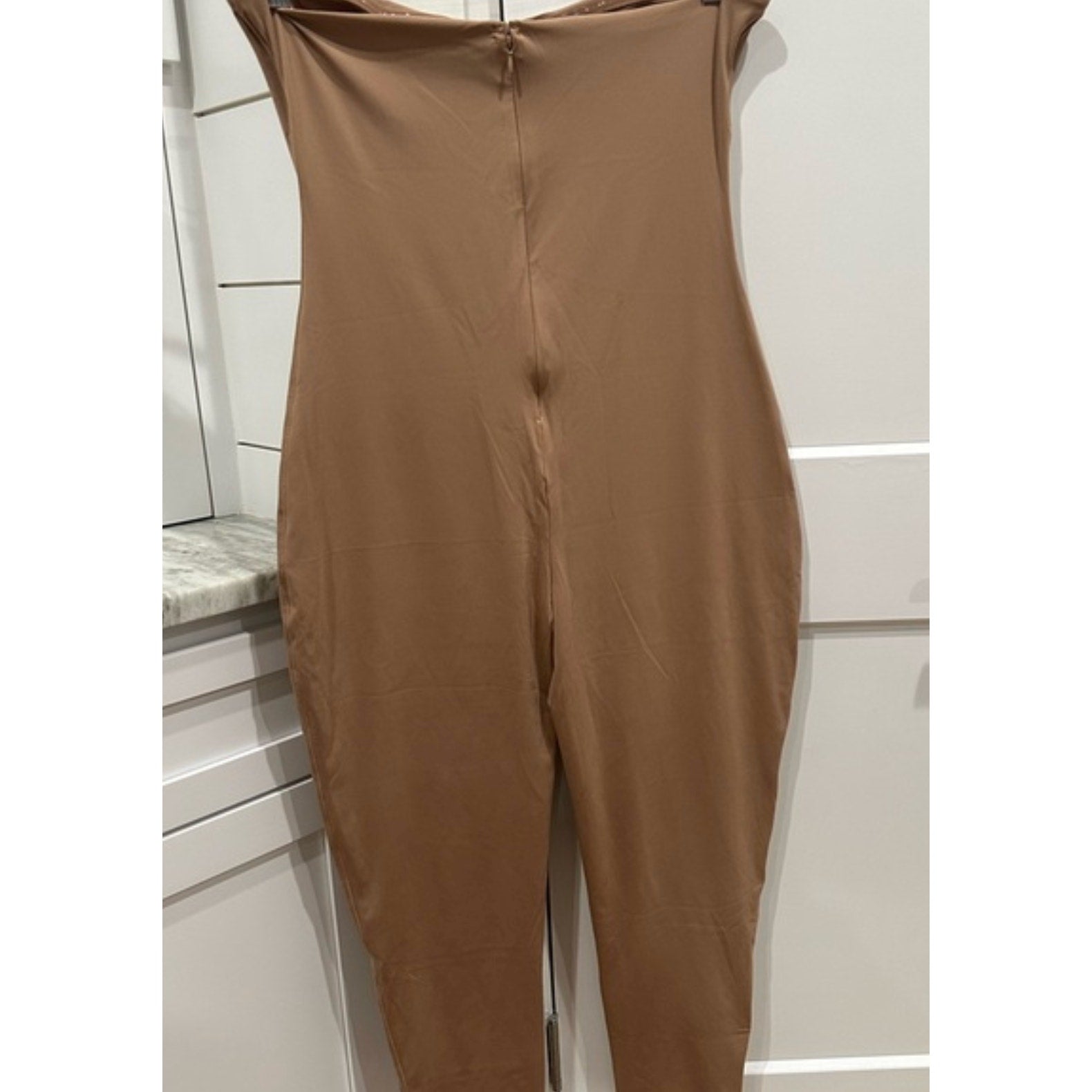 2438 NWOT SKIMS FITS EVERYBODY STRAPLESS CATSUIT in OCHRE(?) Sz 3X