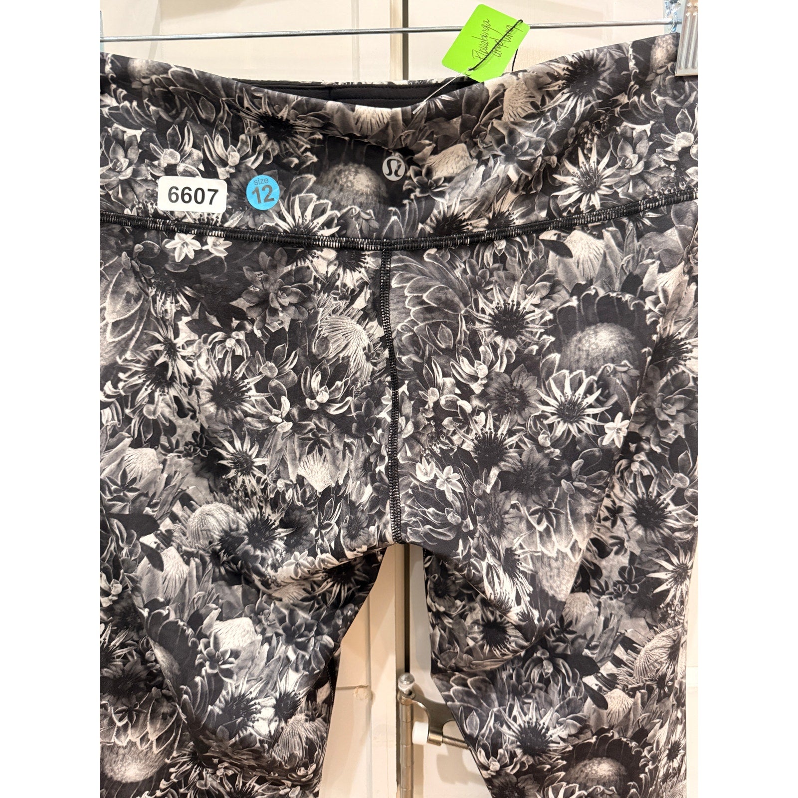 6607 LULULEMON Wunder Under Pant *Luxtreme Flowabunga Black Angel Wing Sz 12