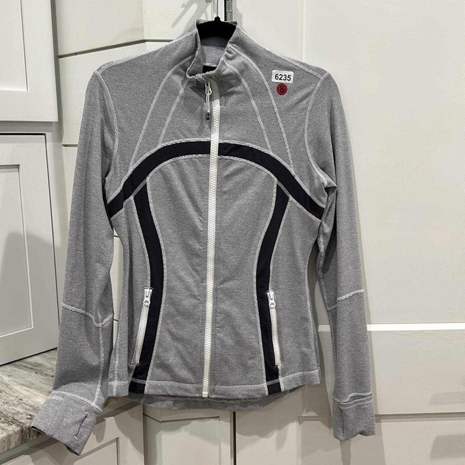 (6235) LULULEMON Define Jacket Sz 8 EUC