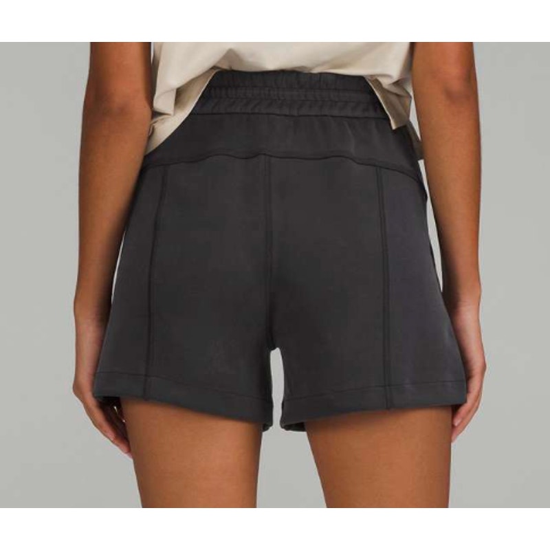 6760 - Lululemon Softstreme High-Rise Short 4" Black Sz 6
