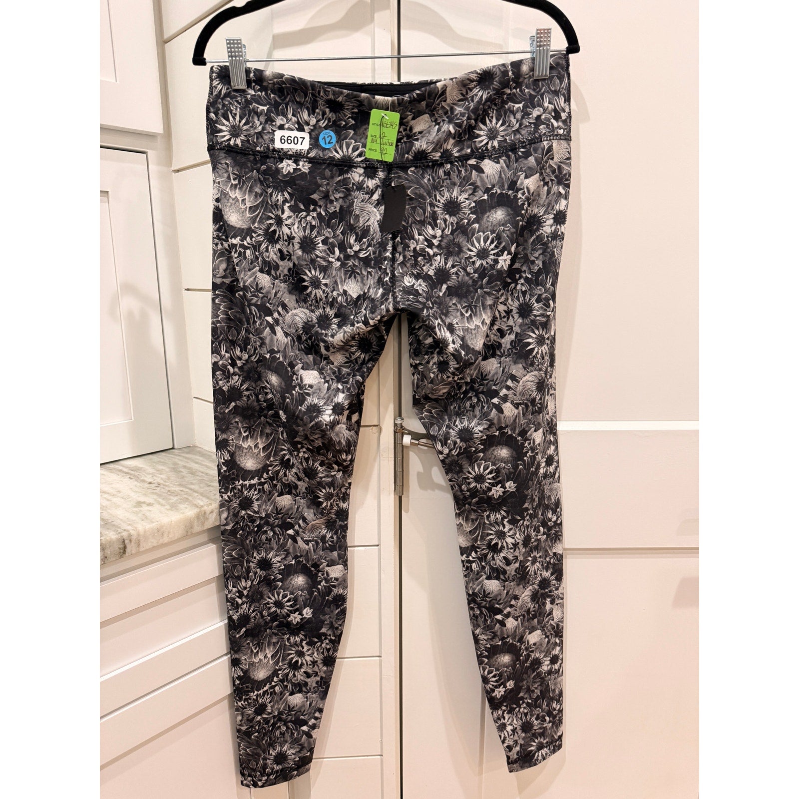 6607 LULULEMON Wunder Under Pant *Luxtreme Flowabunga Black Angel Wing Sz 12