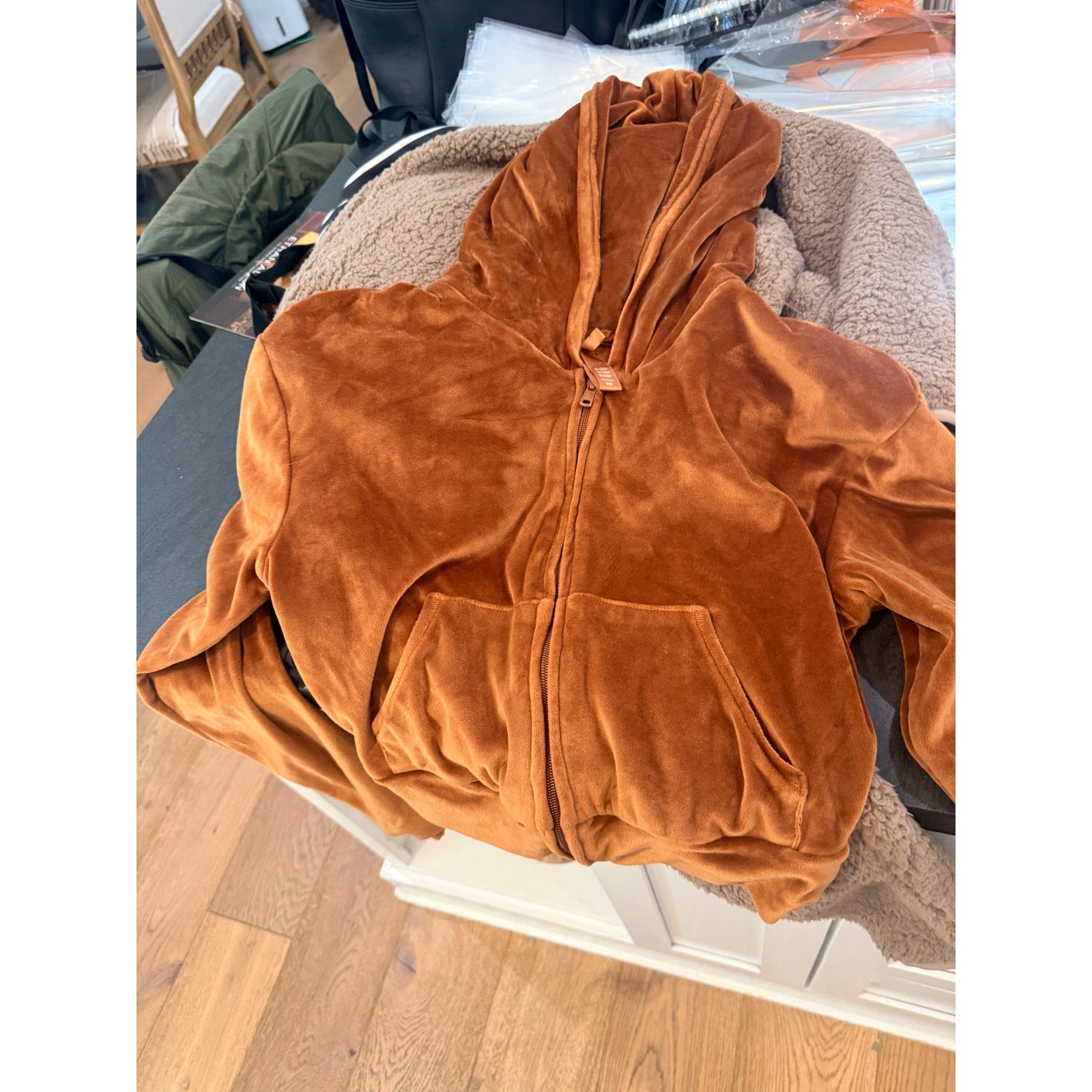 0227 SKIMS NWOT Velour Crop Zip Up Hoodie Sz XXS