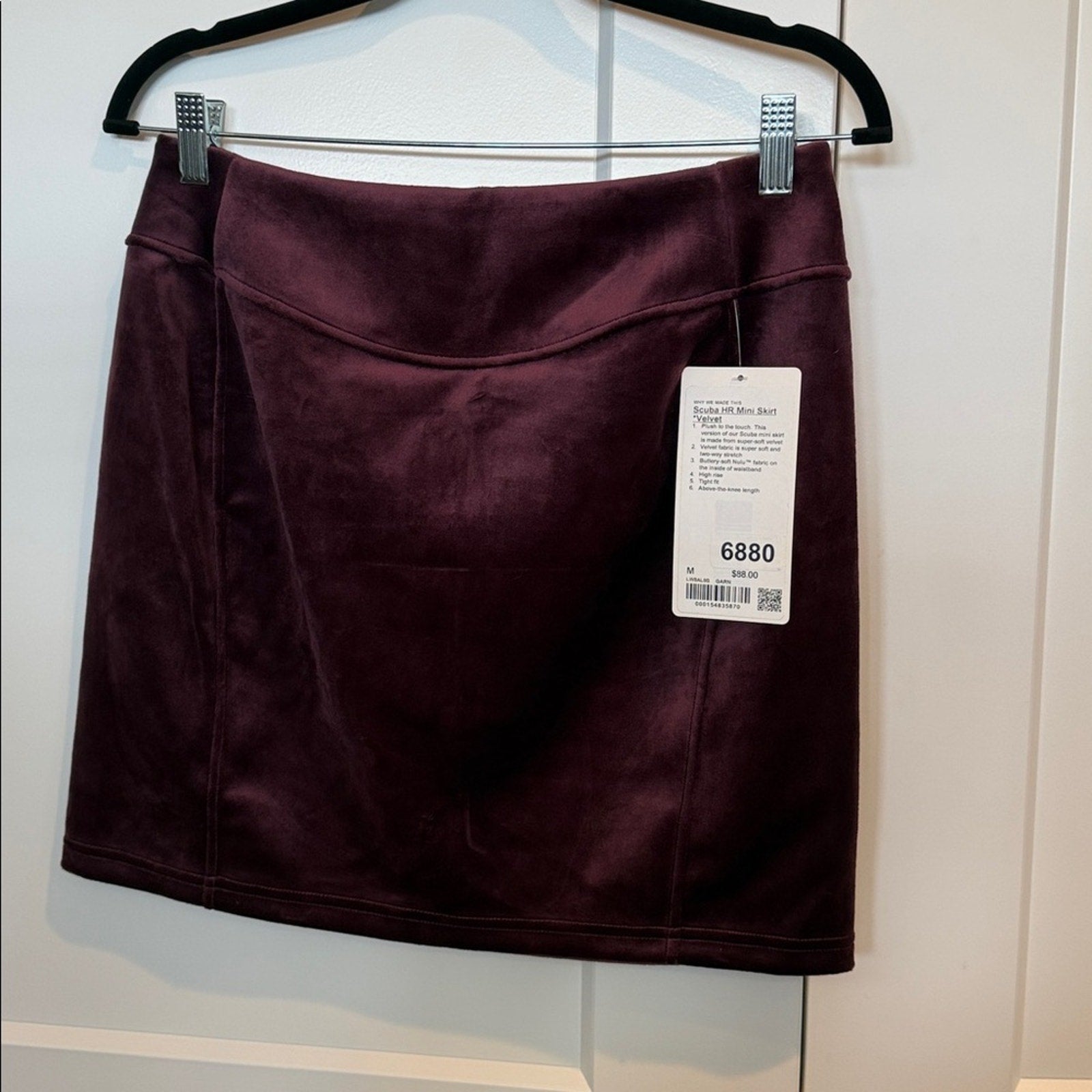 (6880) LLL NWT SCUBA HR MINI Skirt in Velvet $88 in GARNET Sz M