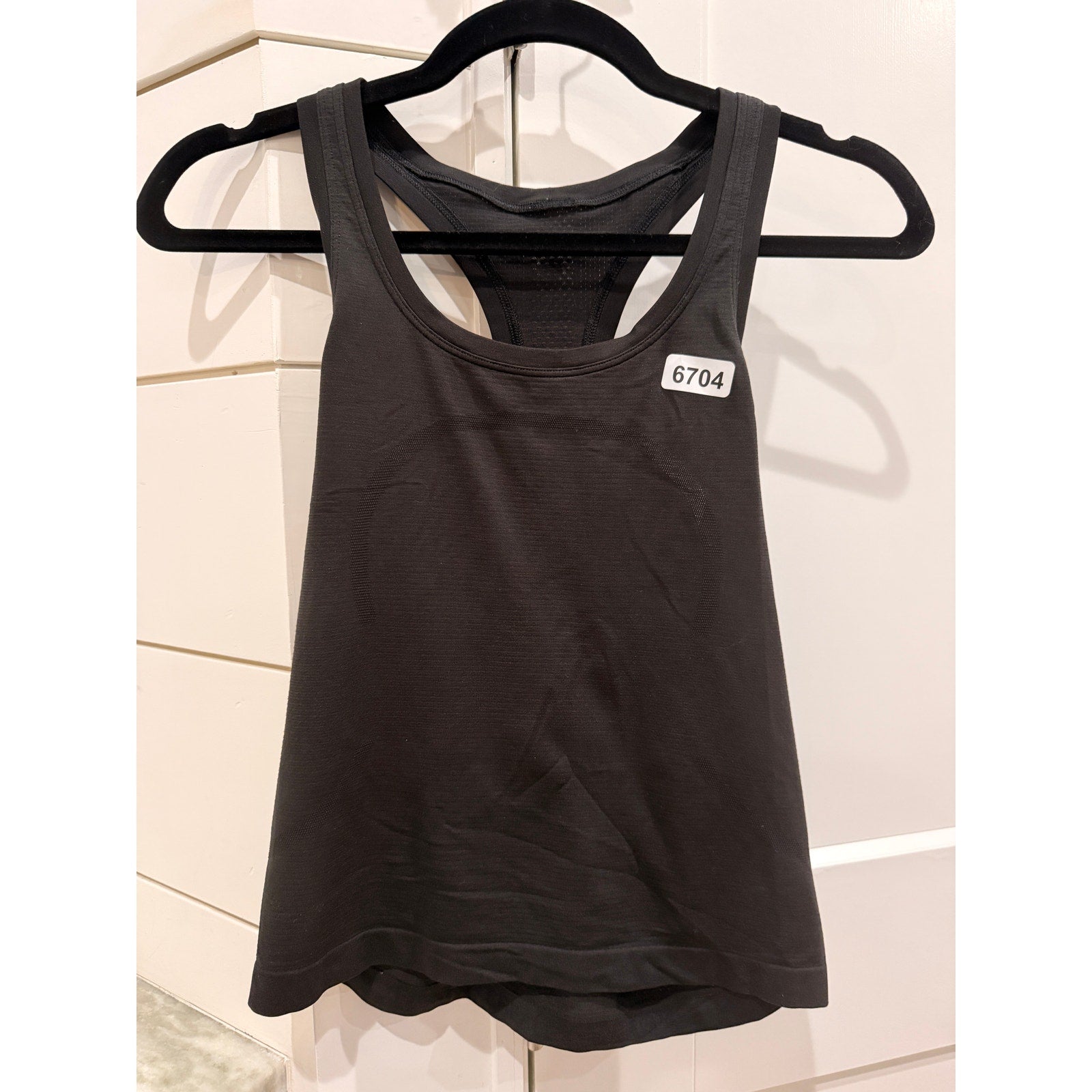 6704 LULULEMON Swiftly Tech Racerback 2.0 *Race Length Black Sz 6