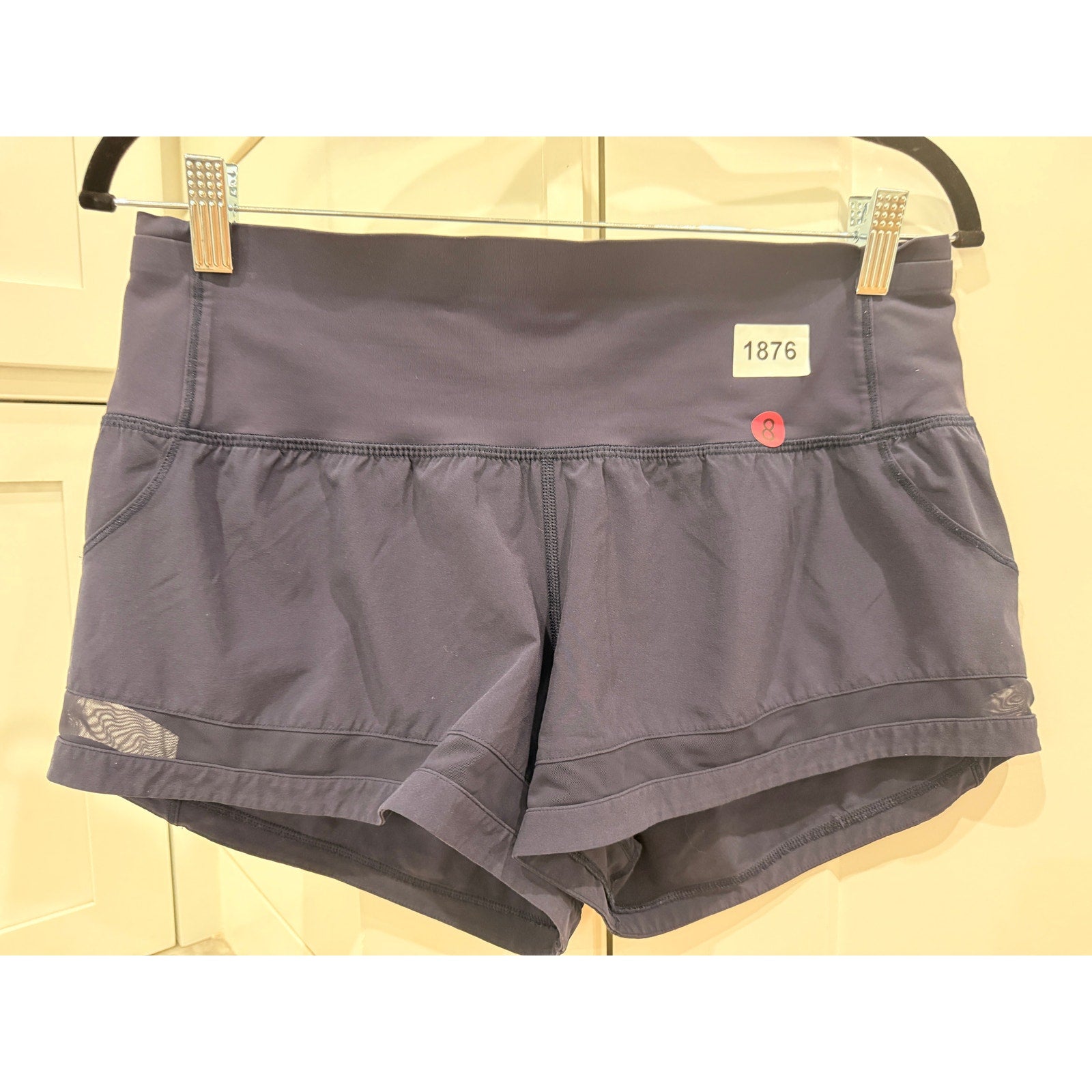 1876 Lululemon Pace Perfect Short (3") Midnight Navy Sz 8 *LOGO FADE