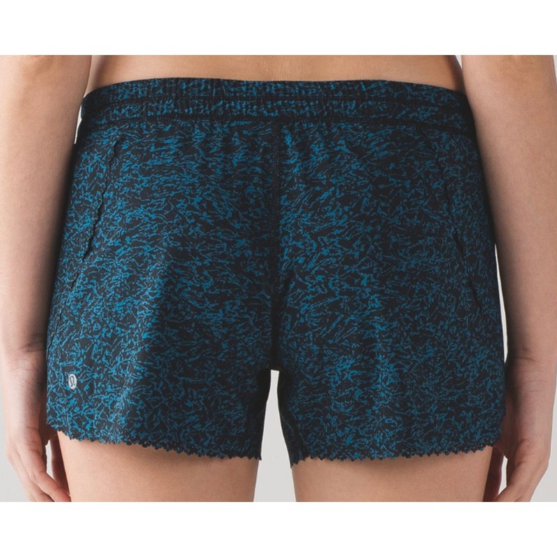 6744 - Lululemon Hit It Short (3 1/2") Iced Wave Capri Black IN Sz 10