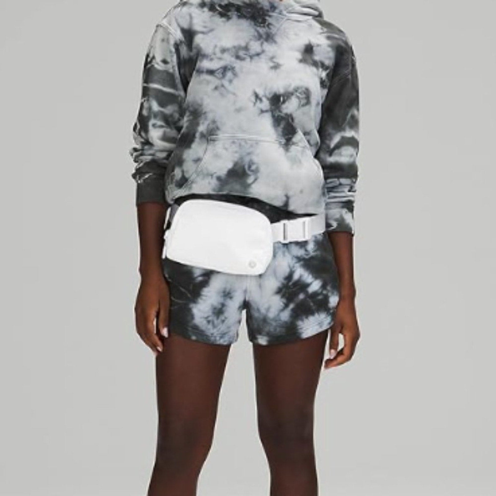 (2334-2337) 🍋 NWT LULULEMON WHITE EVERYWHERE BELT BAG