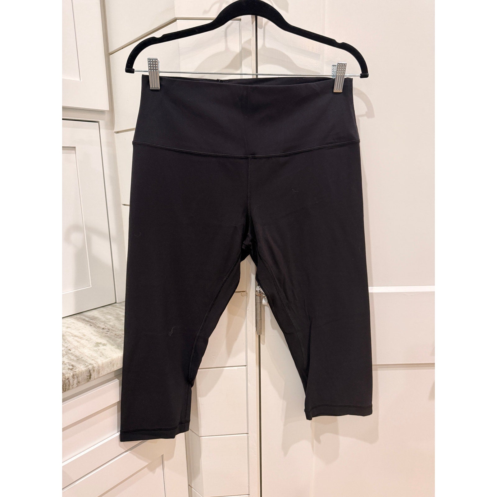 6480 LULULEMON Align Crop *19 in BLACK in Sz 12 *LOVED