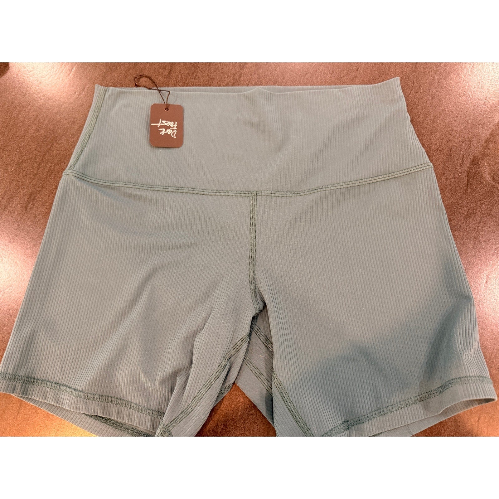 6451 - Lululemon Align Ribbed Panel High-Rise Short 8" Sz 10