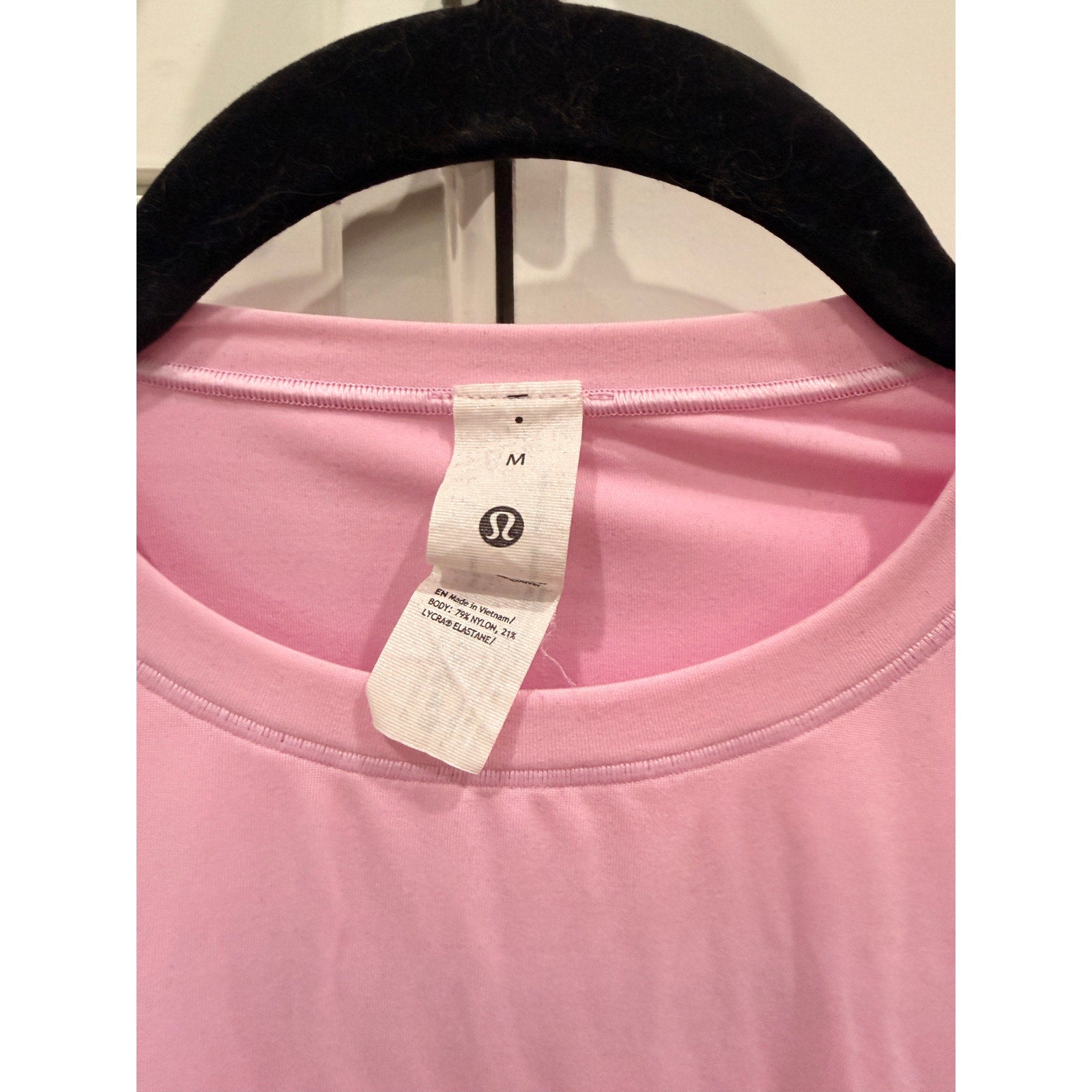6403-LULULEMON Wundermost Ultra-Soft Nulu Crewnk Cropd T-Shirt Pink Organza Sz M