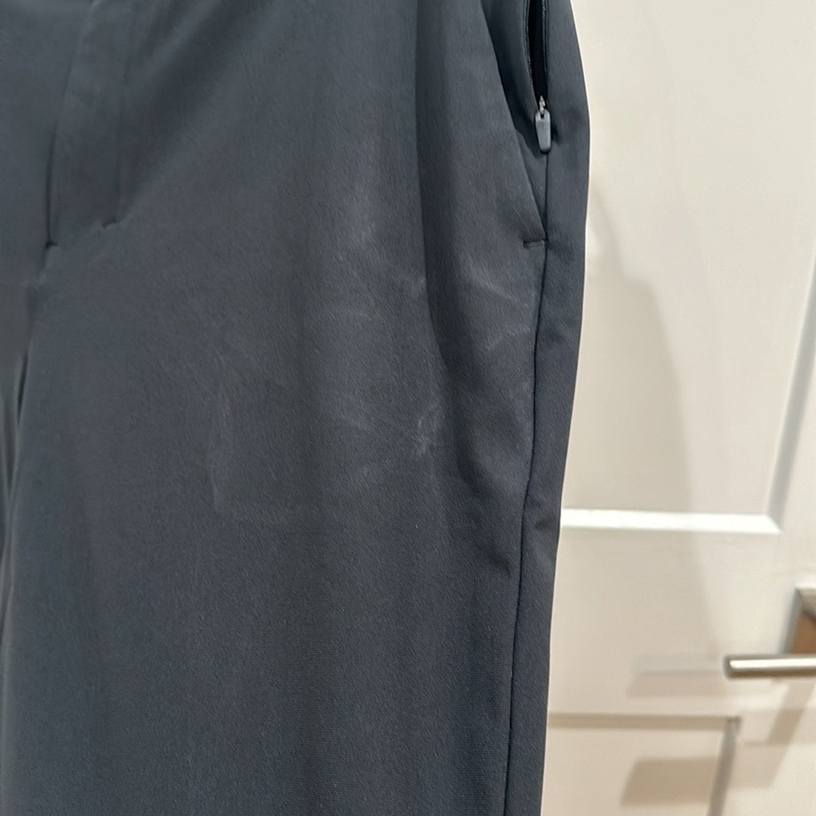 (6320) LULULEMON Commission Pant Slim 30"L *Warpstreme Sz 36W in NAVY *SOME WEAR