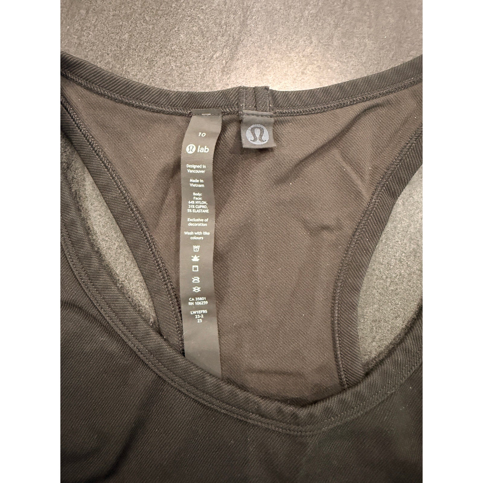 361 - Lululemon LAB Stretch Cupro Cropped Tank Top Black in Sz 10 *RARE