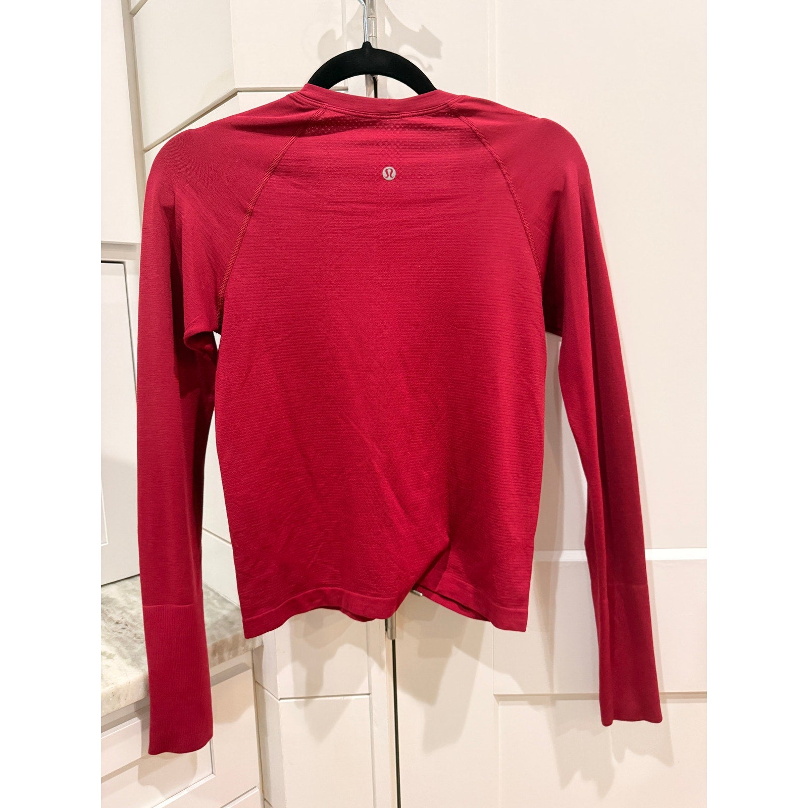 169 Lululemon Swiftly Tech Long Sleeve 2.0 *Race Length RED Sz 6 **FLAW
