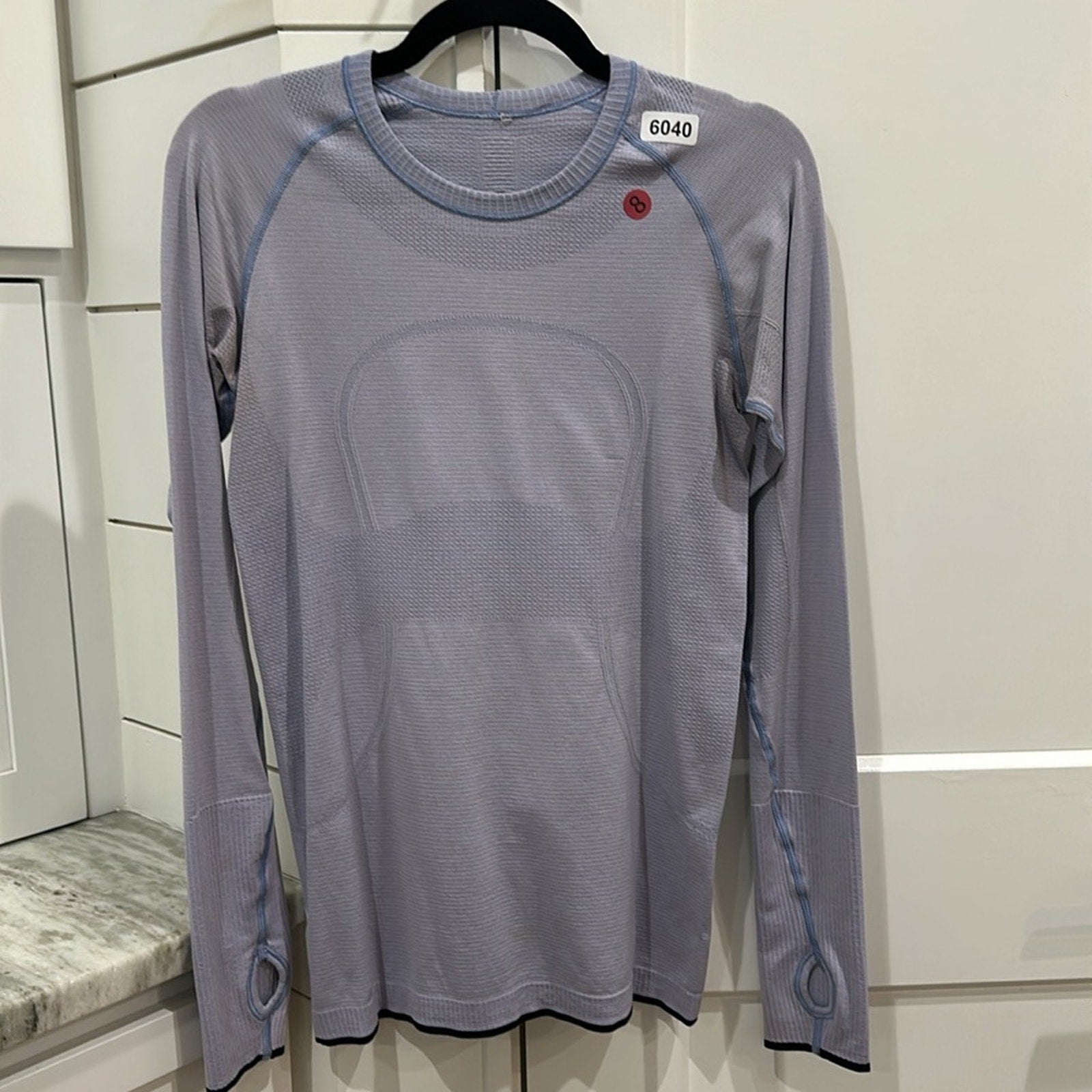 6040 - LULULEMON Run: Swiftly Tech Long Sleeve Crew Sz 8 *RARE *FLAW