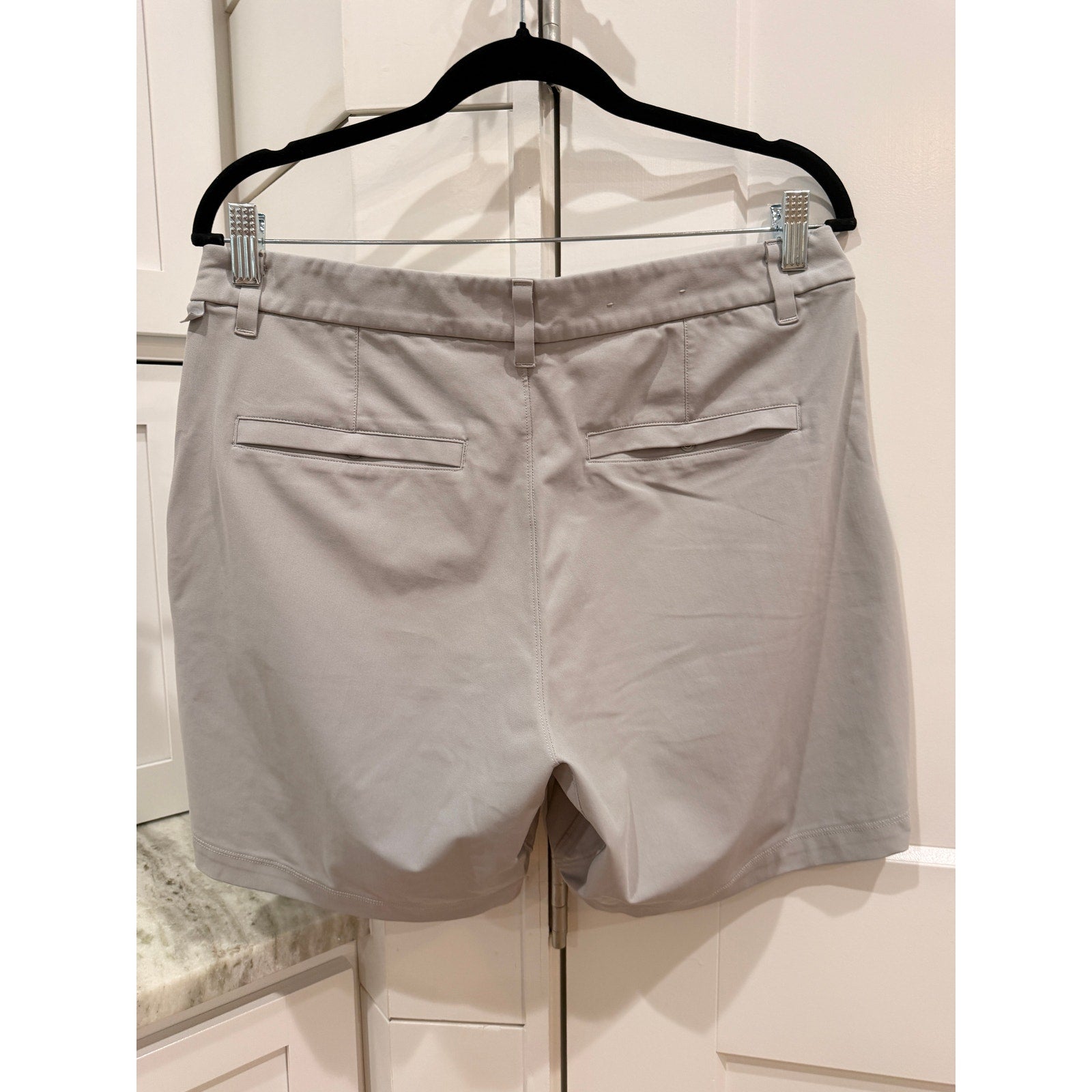 423 - LULULEMON Commission Classic-Fit Short 7" *Warpstreme Trench 32W