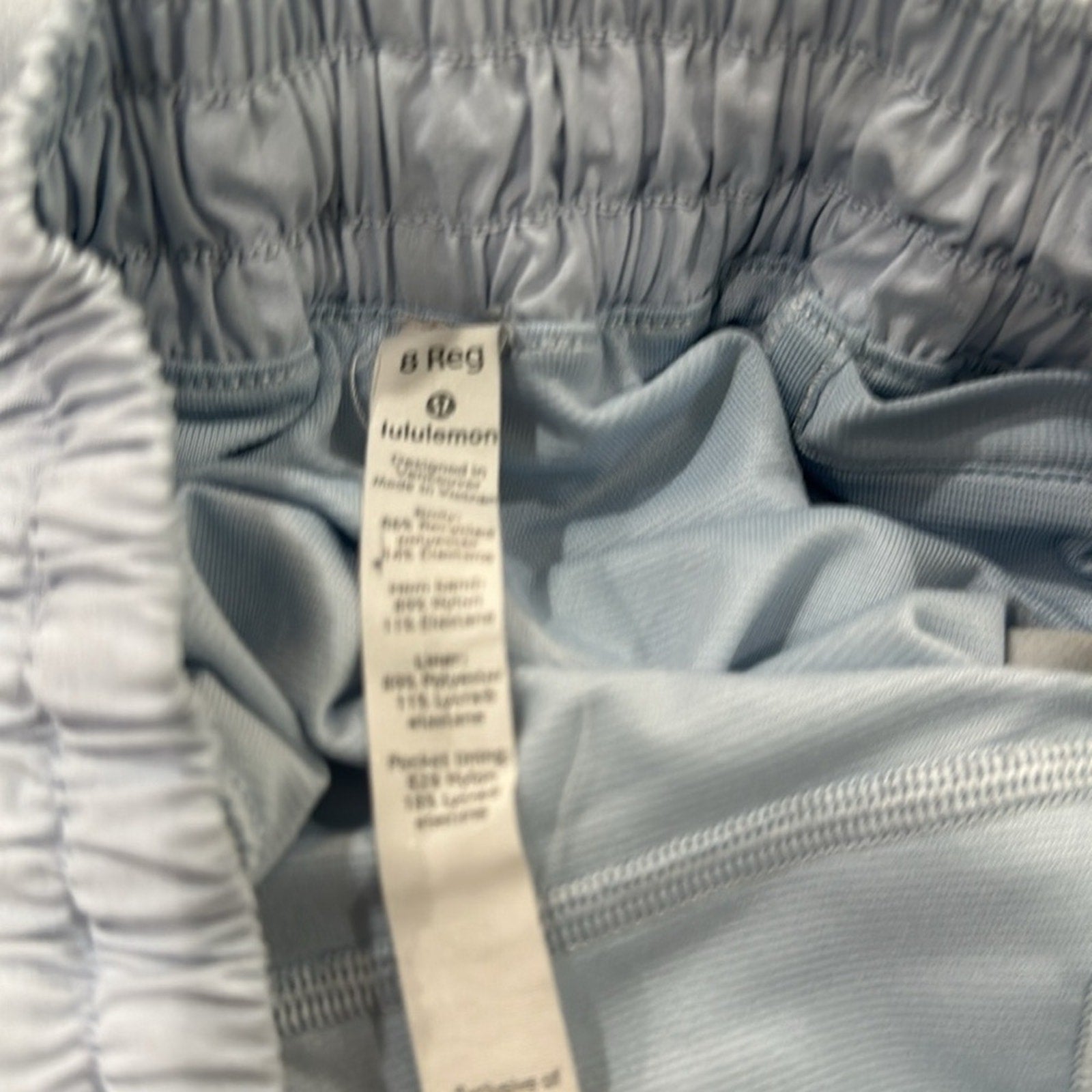 6258 LULULEMON HOTTY HOT 2.5" in Sz 8 **LOVED** in WINDMILL