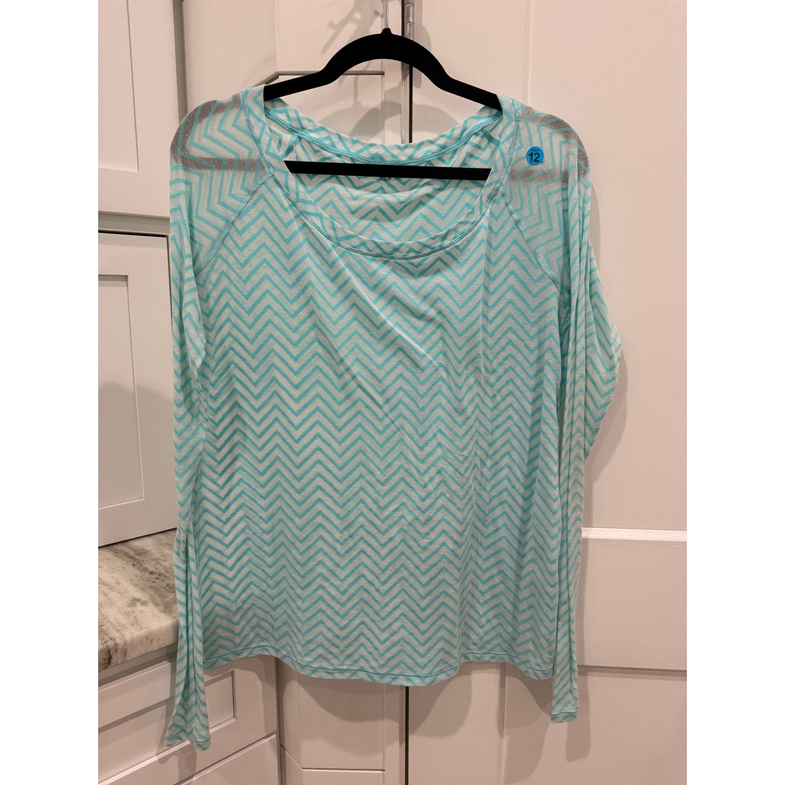 450 - LULULEMON Presence Of Mind Long Slv Texture Chevrn Angel Blue Sz 12 10