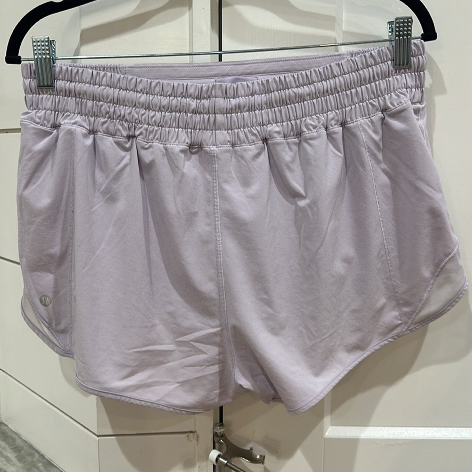 (6358) Lululemon Hotty Hot Short *High-Rise 2.5" Lavender Dew In SZ 10