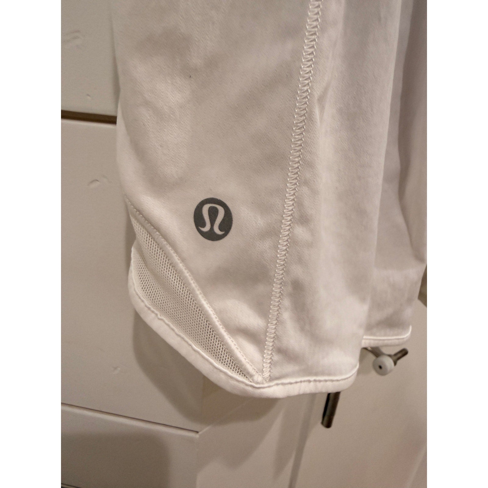 6482 Lululemon Hotty Hot Short *High-Rise Long 4" White Sz 6 *LOVED