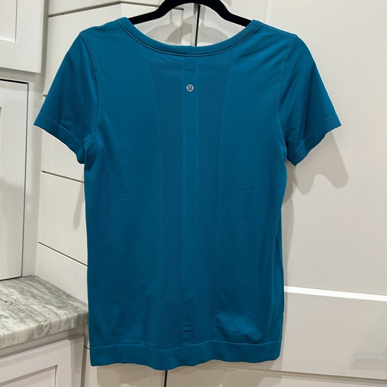 (6003)  🍋 LULULEMON RUN: Swiftly Tech Short Sleeve (Breeze) *Relax Sz 6 **LOVED