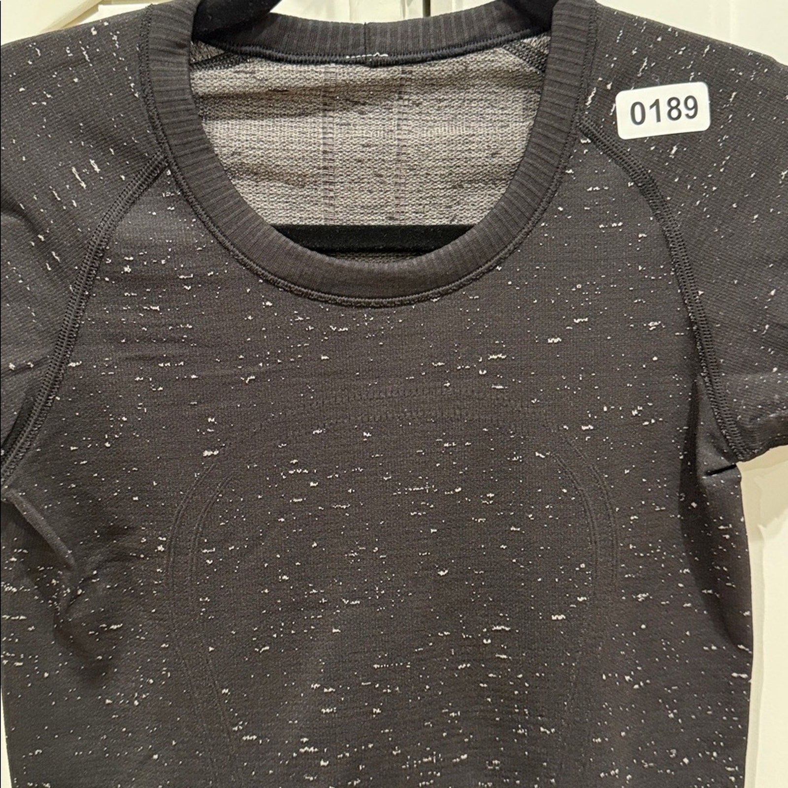 189 Lululemon Swiftly Tech Short Sleeve Crew Black/White Size 4