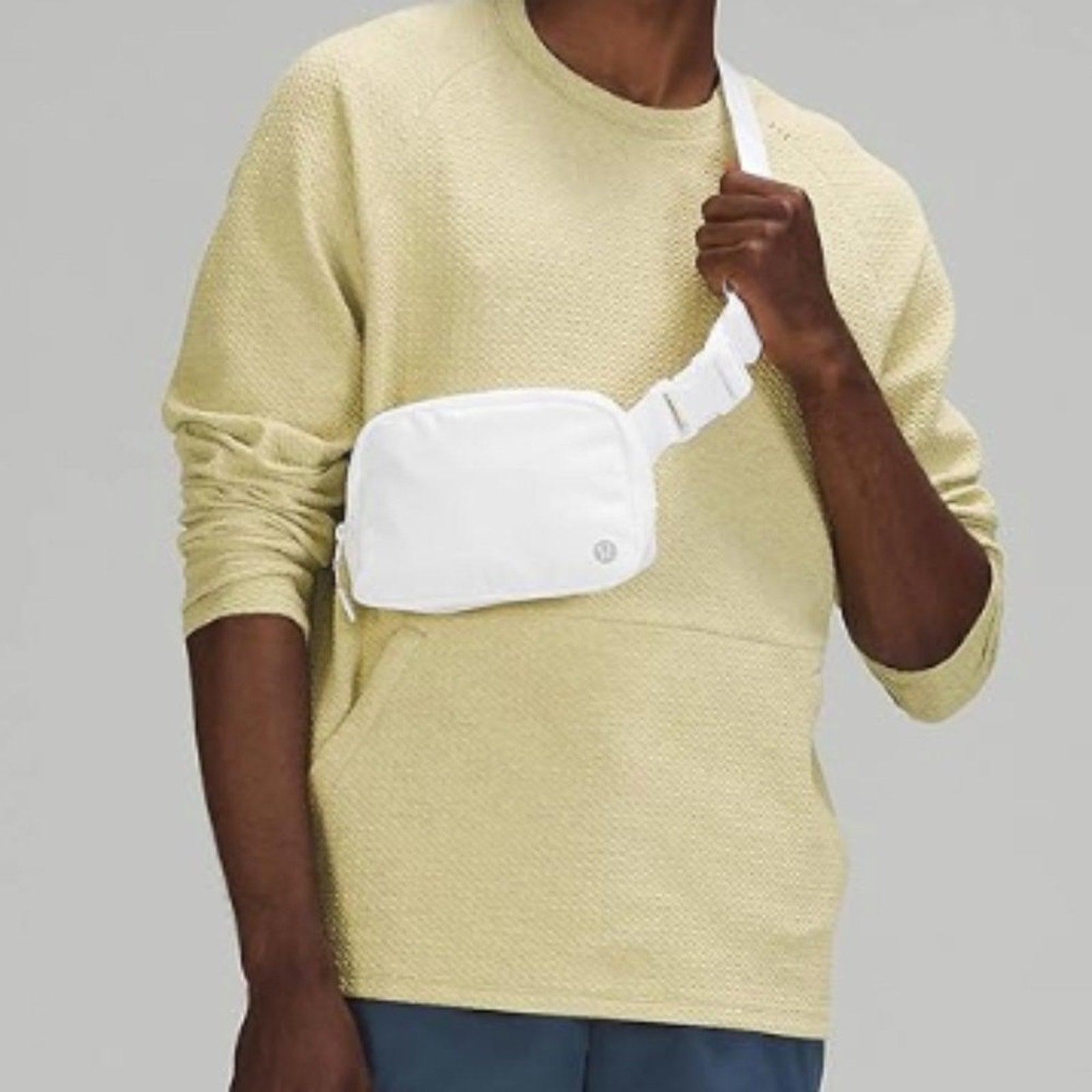 (2334-2337) 🍋 NWT LULULEMON WHITE EVERYWHERE BELT BAG