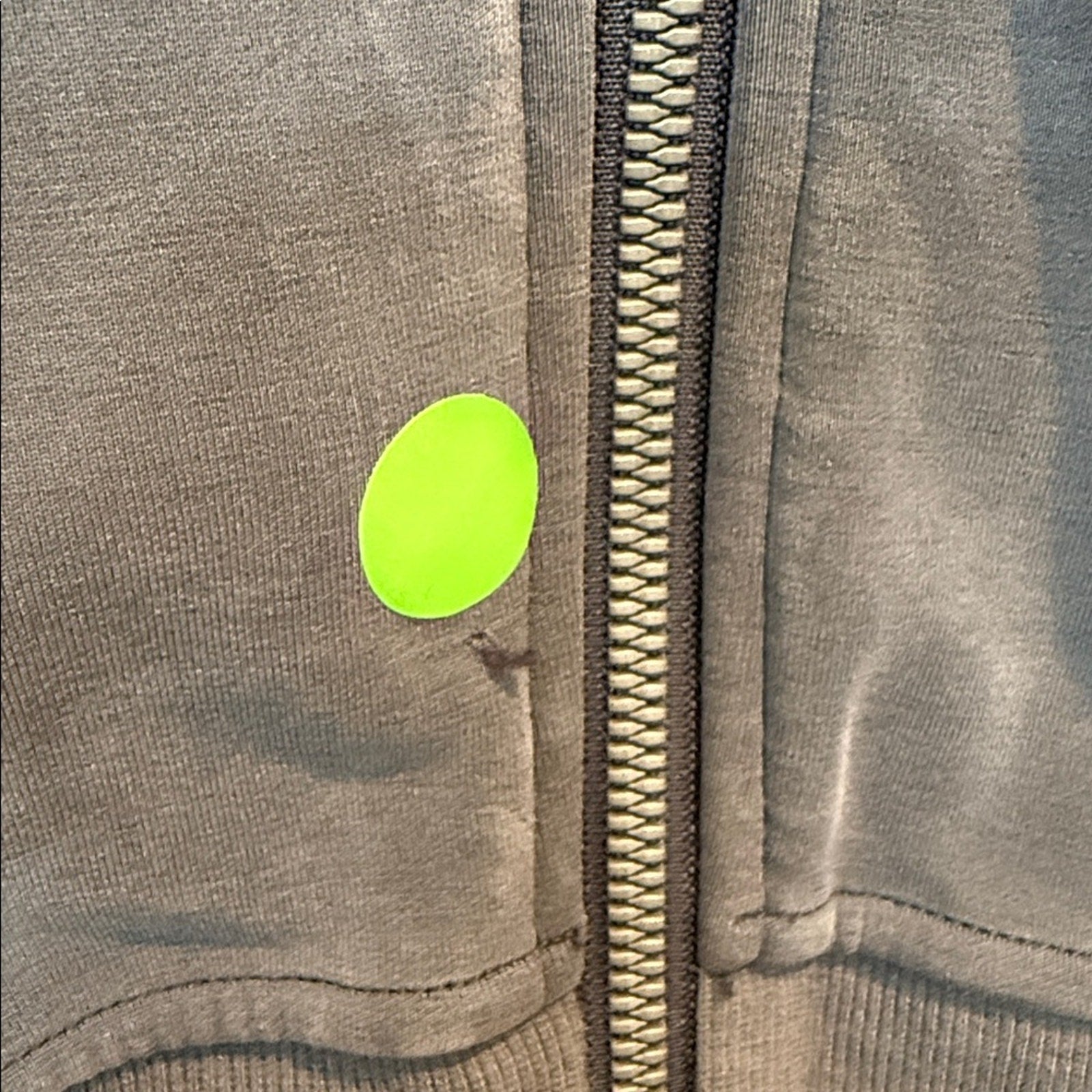 6922 Lululemon Softstreme Pocketed Hoodie in Graphite Grey **FLAW