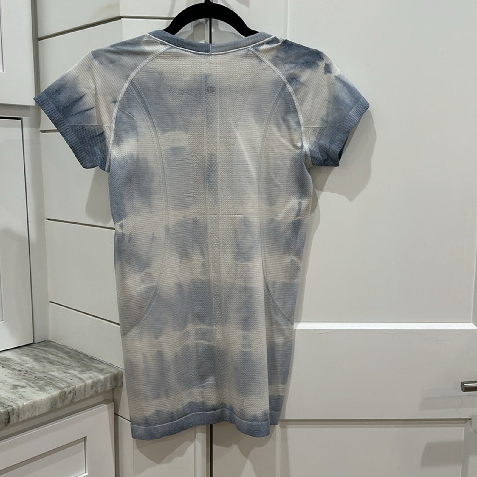 (6081)  🍋 LULULEMON RUN: Swiftly Tech Short Sleeve Scoop *Tie Dye Sz 8 **LOVED