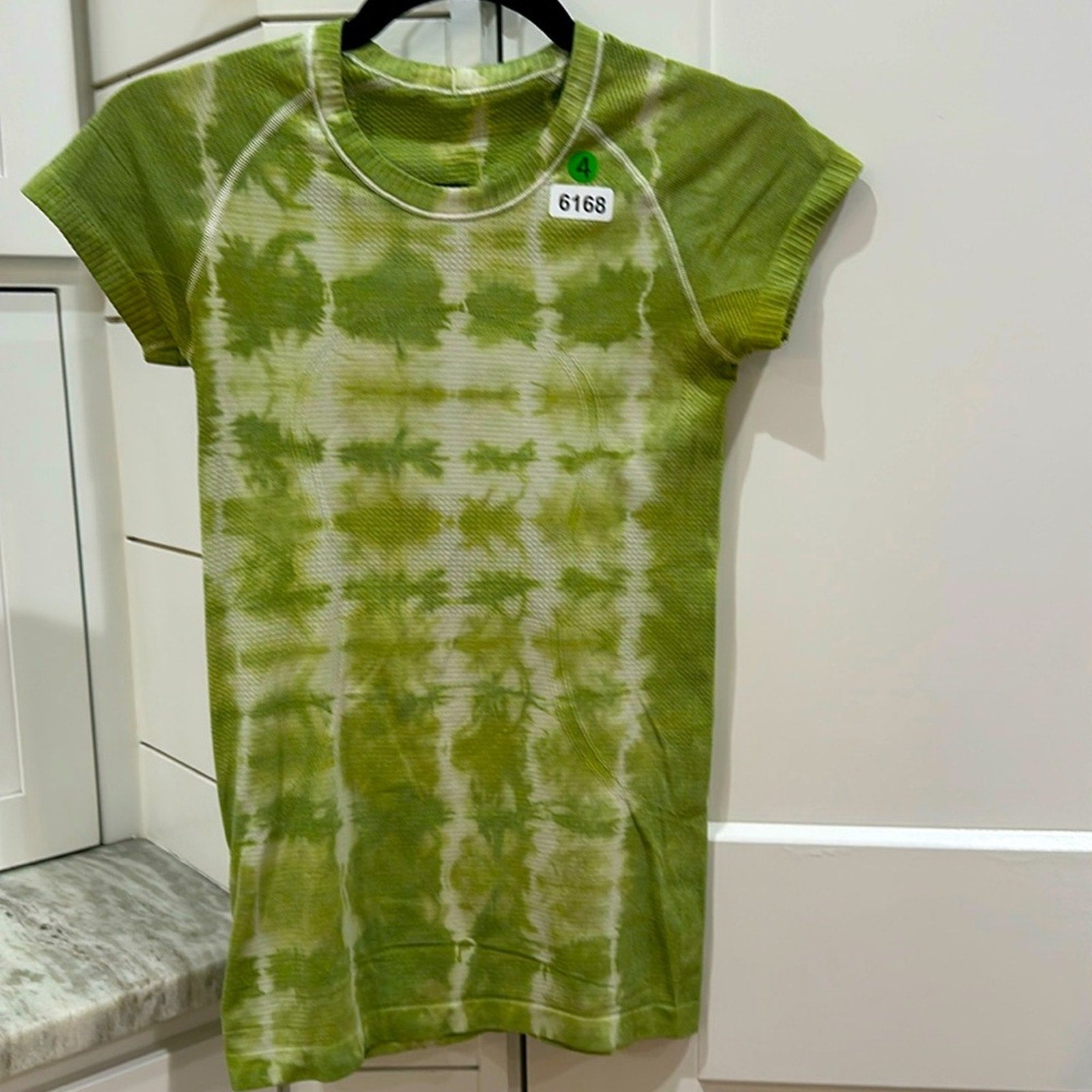 6168 - LULULEMON RUN: Swiftly Tech Short Sleeve Crew Sz 4 **LOVED