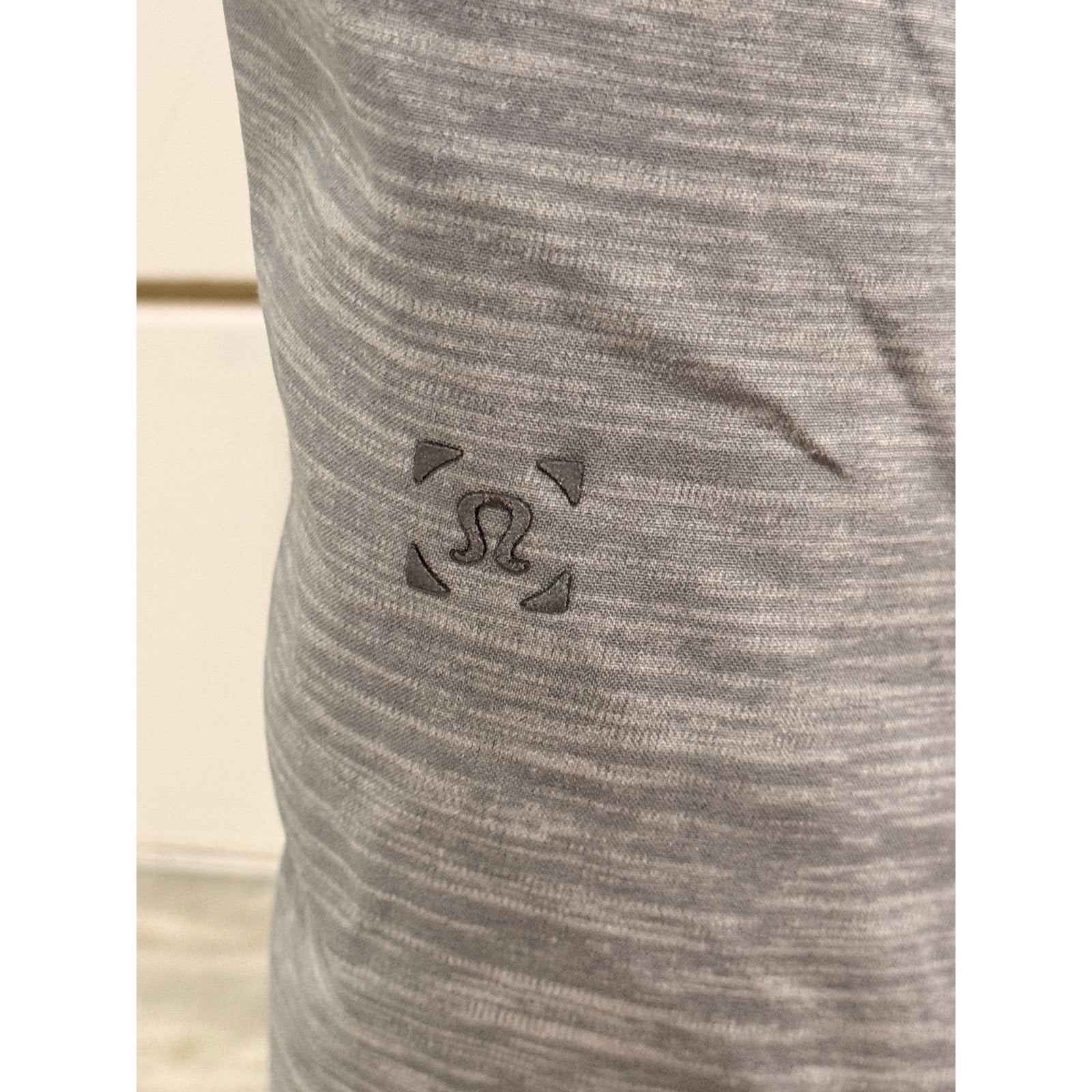 354 - LULULEMON T.H.E. Short *9" Heather Allover Sea Salt Light Cast Sz S *FLAW
