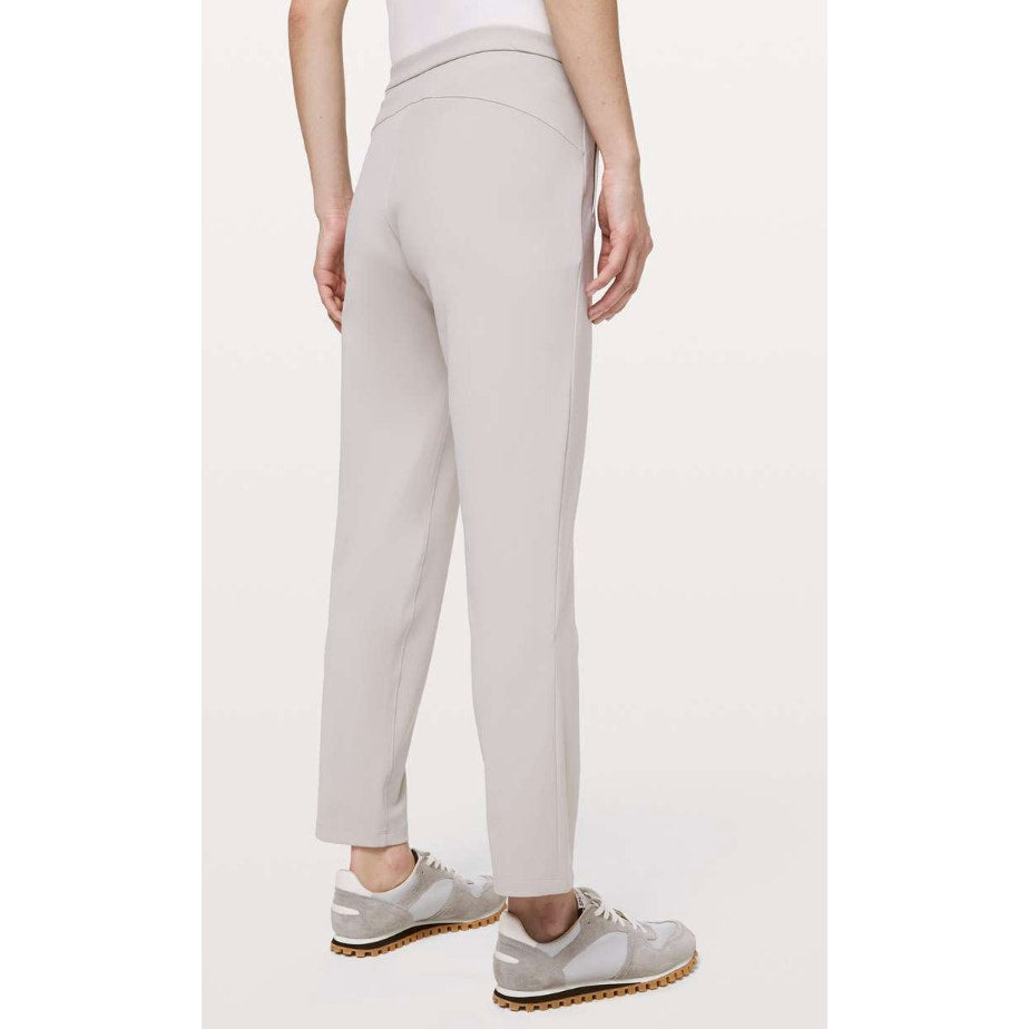349 - LULULEMON On The Move Pant *Lightweight French Clay in Sz 6