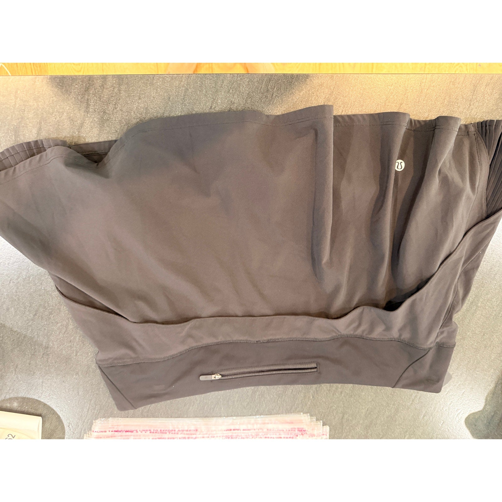 6741 LULULEMON Play Off The Pleats Skirt *13" Black Sz 12