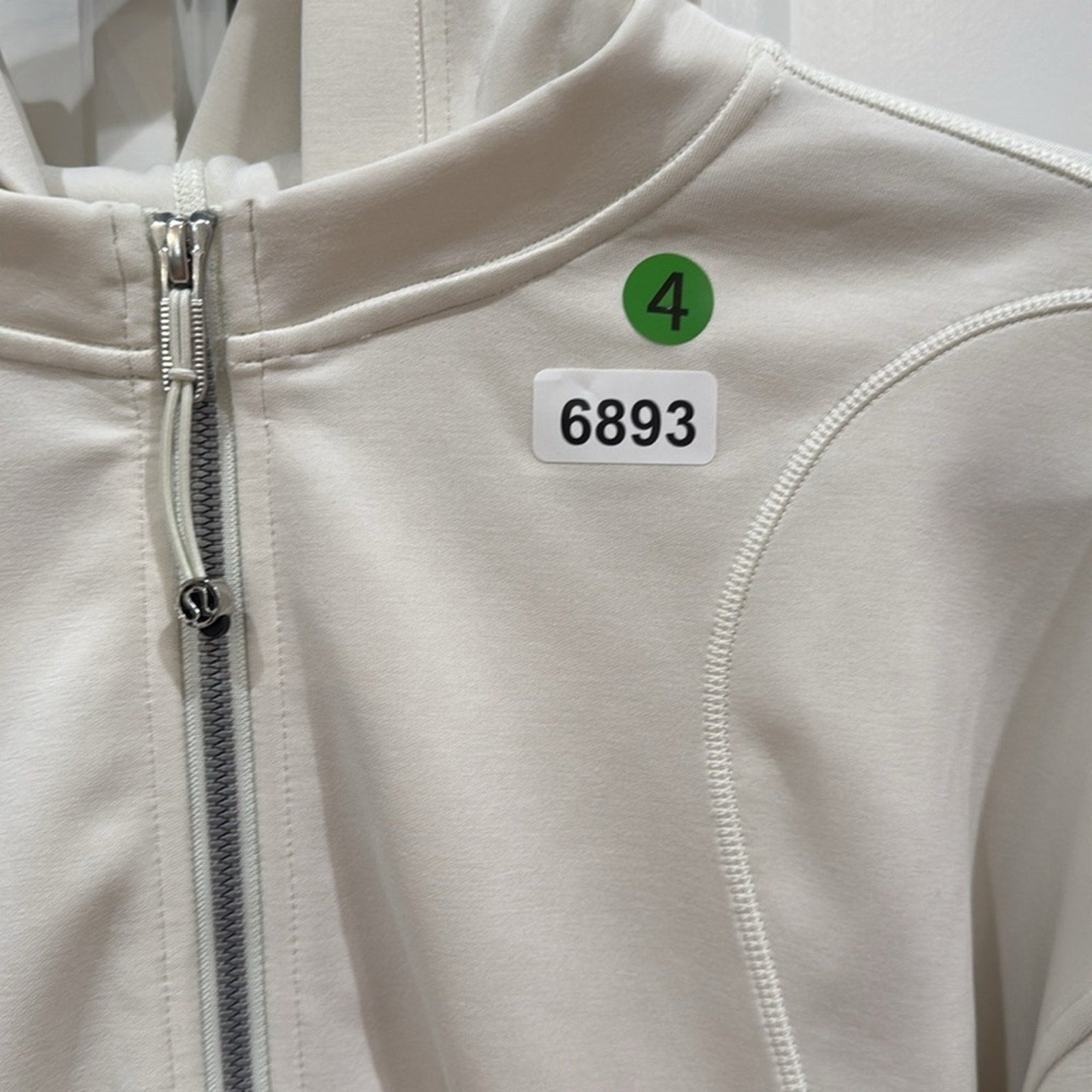 (6893) LULULEMON Softstreme Pocketed Hoodie in Lemon Sorbet in Sz4