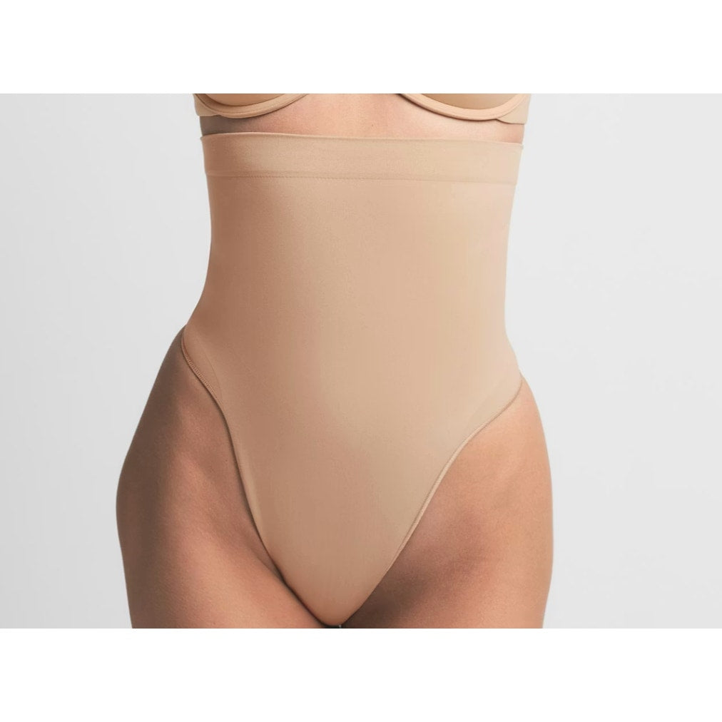 0244 SKIMS SEAMLESS SCULPT HIGH-WAISTED BRIEF - CLAY in Sz S/M