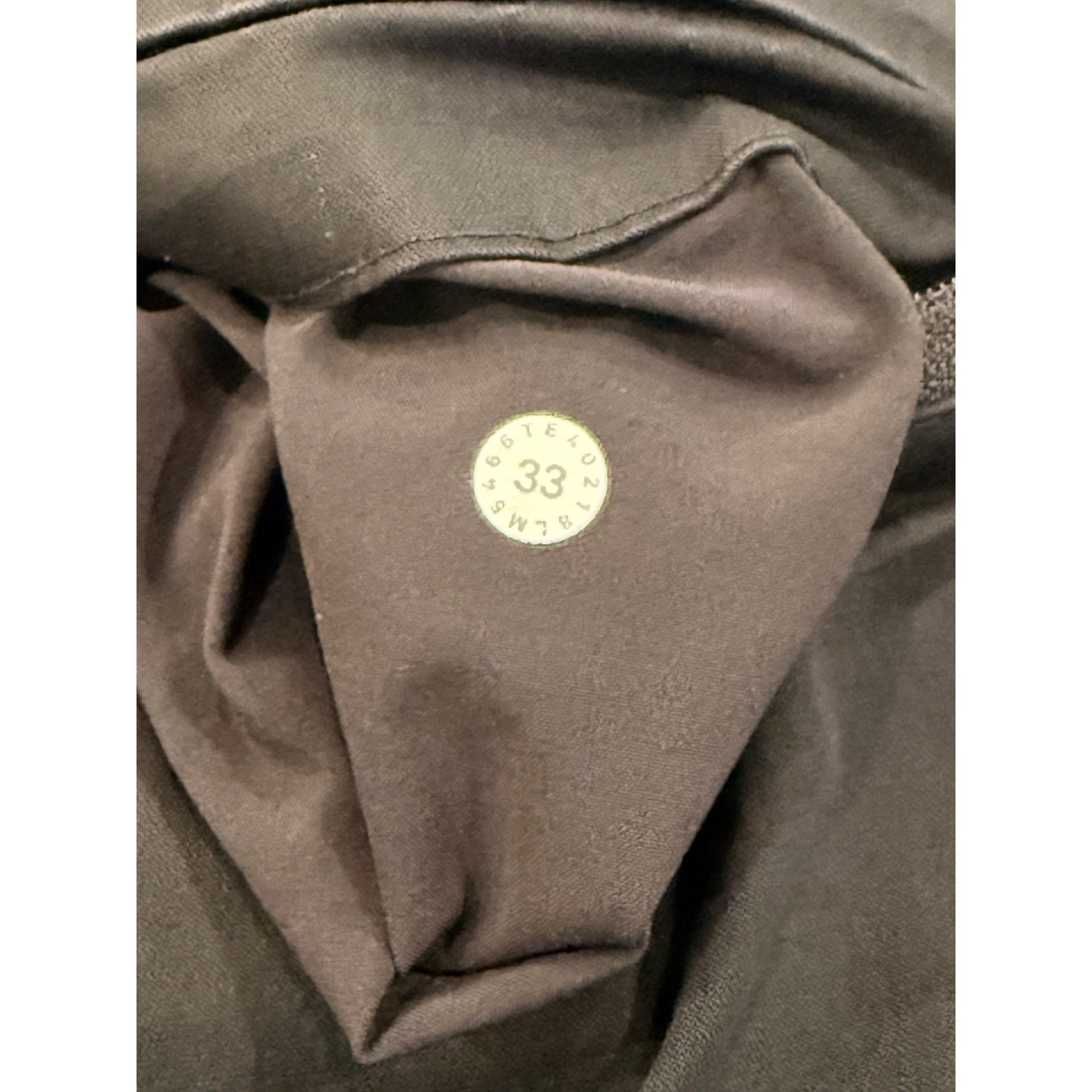 6761 - LULULEMON Commission Pant Classic *Swift Cotton 37" in BLACK 33W