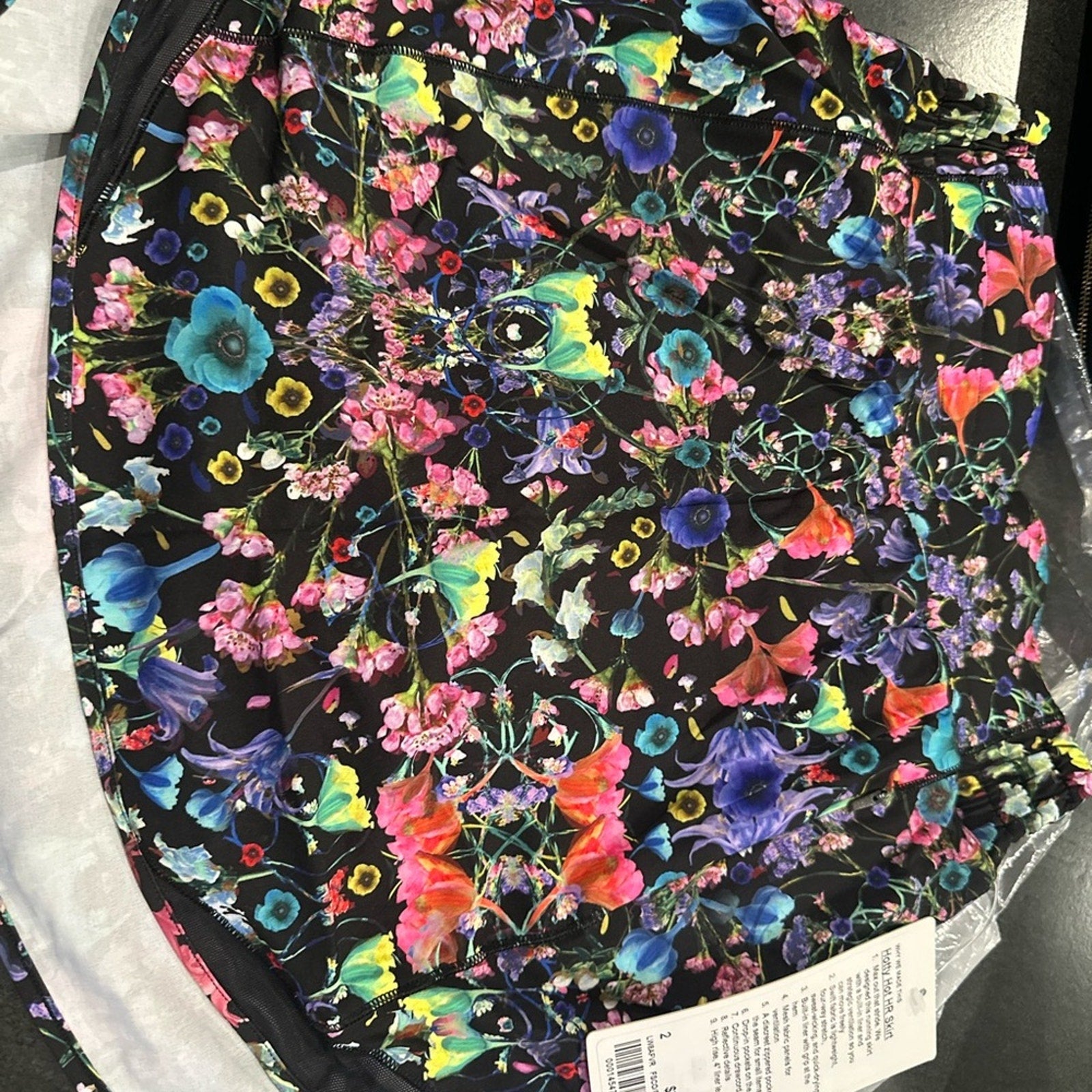 (6574) NWT Lululemon Hotty Hot High-Rise Skirt Sz 2