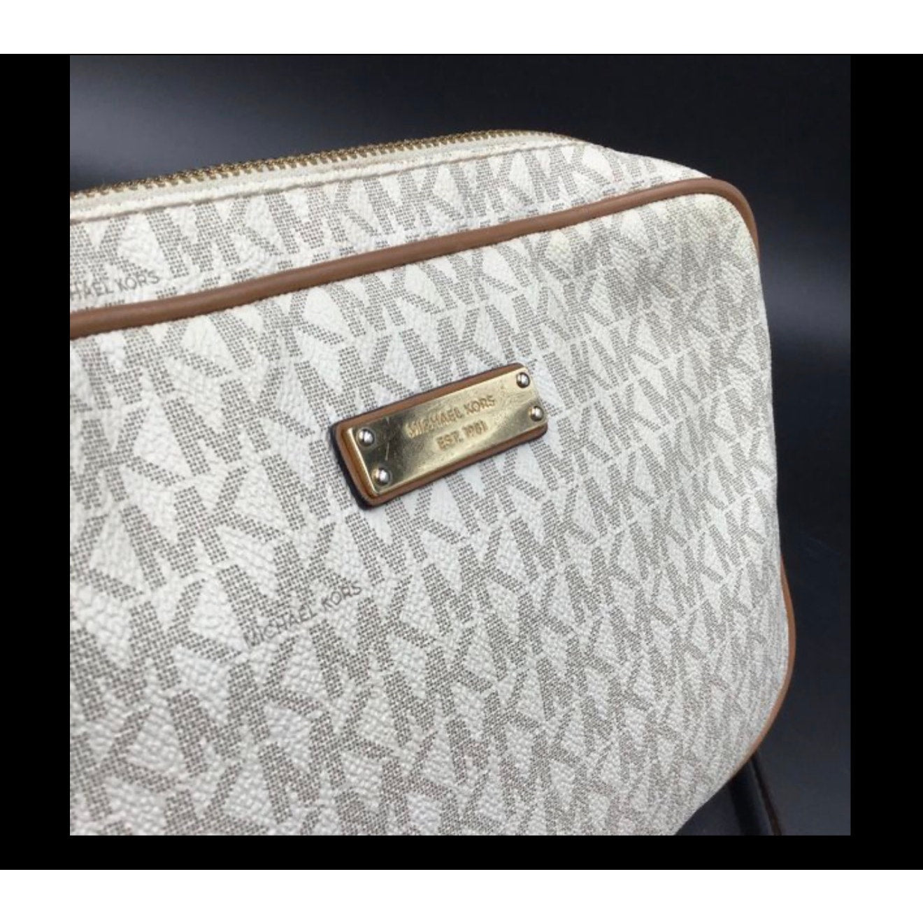 0226 NWT Michael Kors Signature MK Crossbody ** AUTHENTICATED
