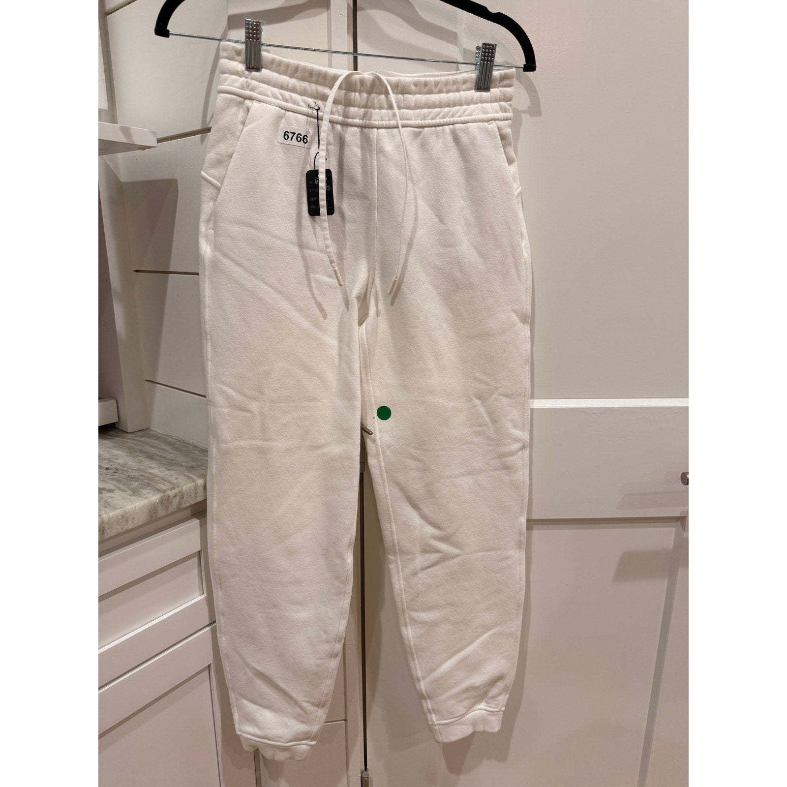 6766 Lululemon Loungeful High-Rise Jogger White Opal sz 4 *LOVED *SPOT
