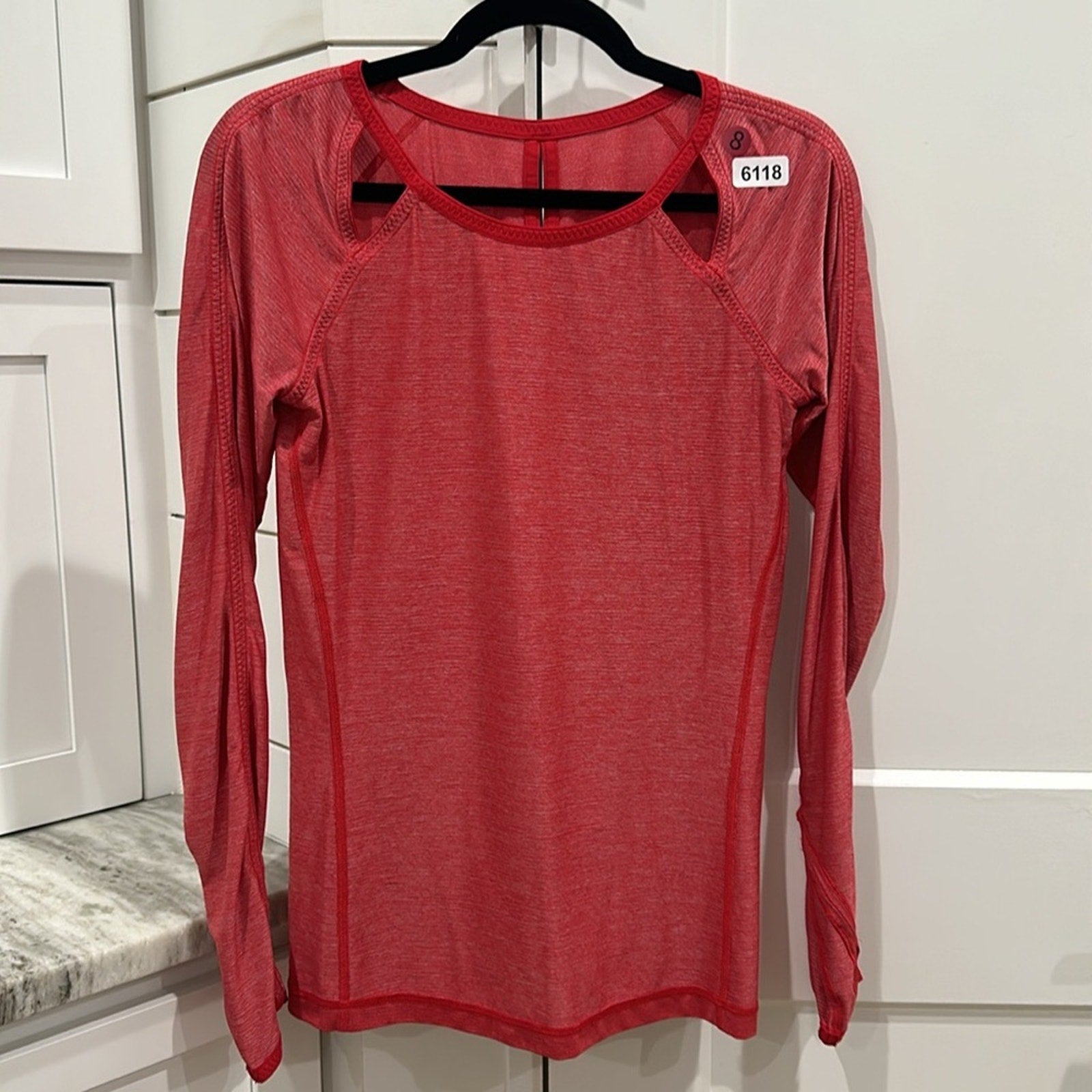 6118 - LULULEMON Team Spirit Long Sleeve Sz 8/10 in CURRANT EUC