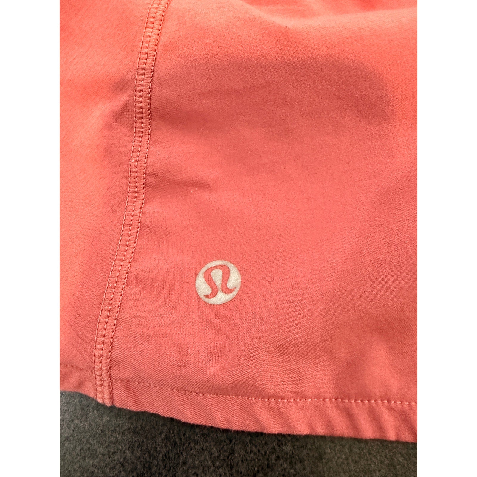 6525 - Lululemon Play Off The Pleats Short 3" Auburn