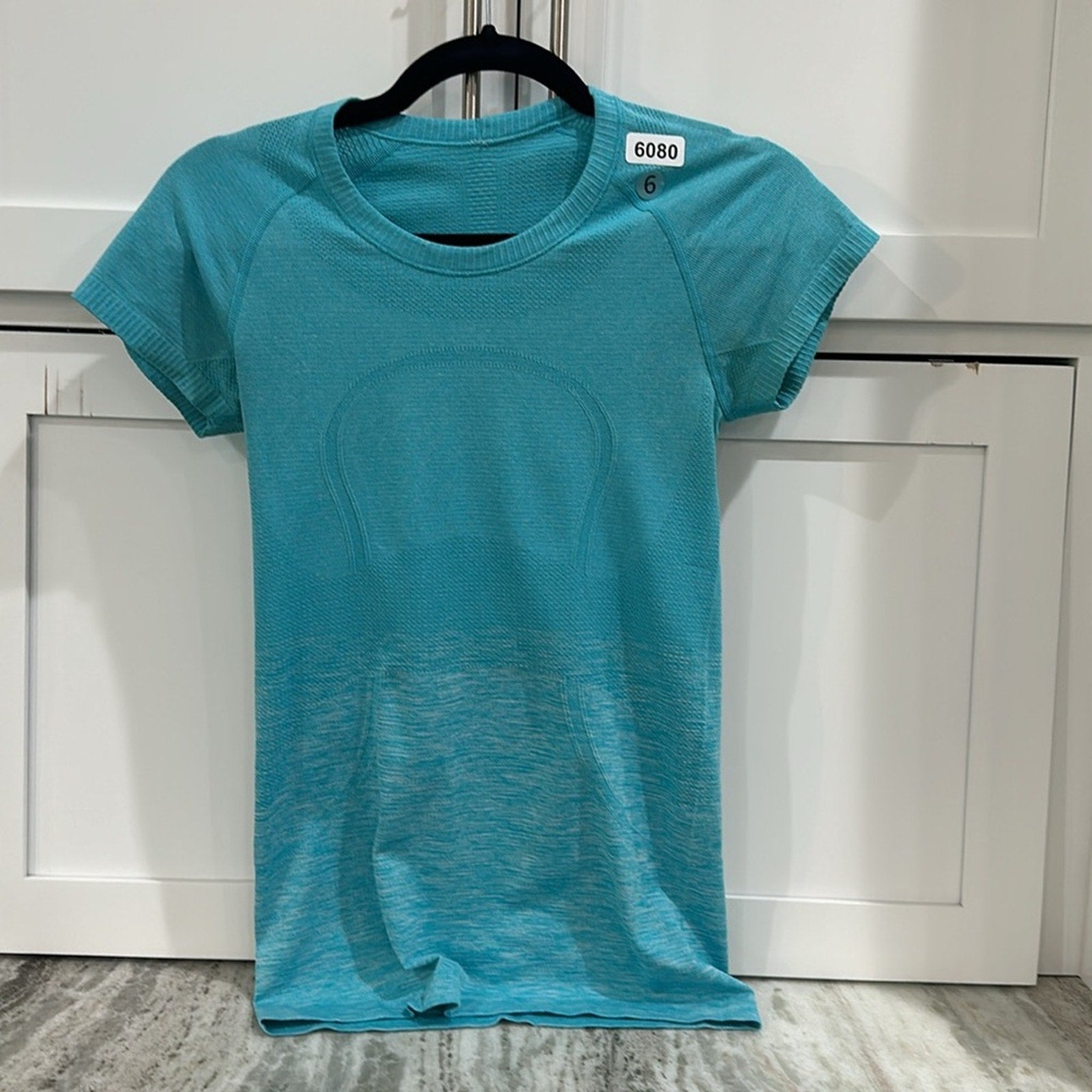 6080 - LULULEMON RUN: Swiftly Tech Short Sleeve Crew Sz 6 **Loved *RARE