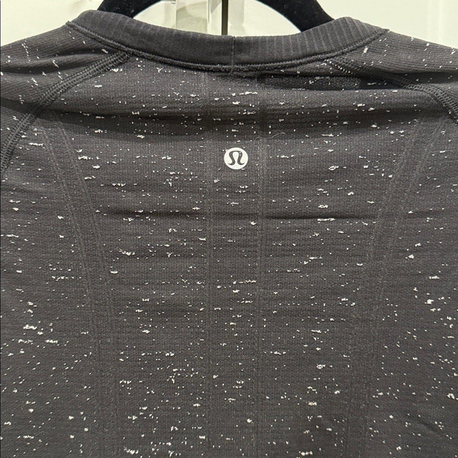 189 Lululemon Swiftly Tech Short Sleeve Crew Black/White Size 4